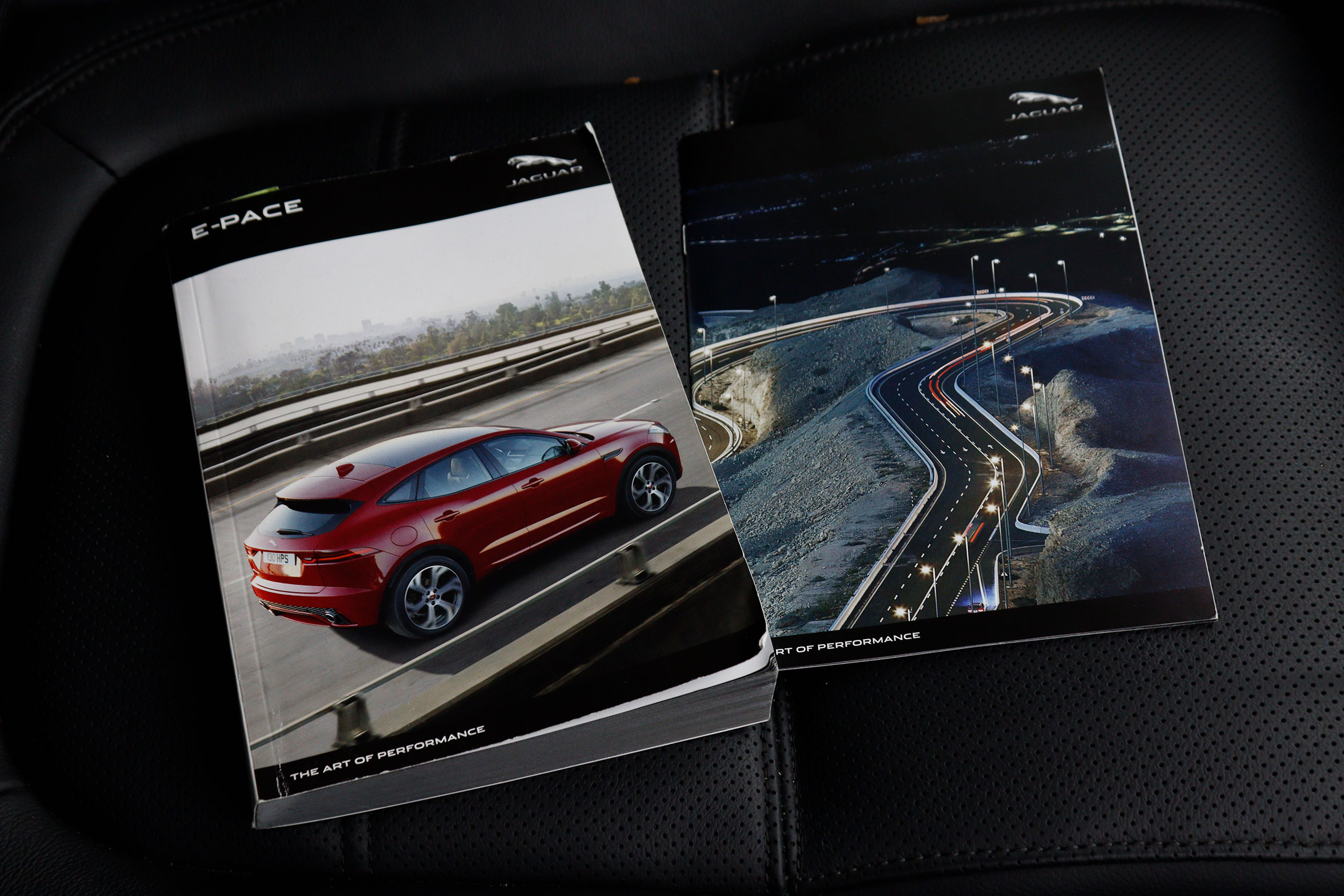 Jaguar E-pace 2.0 P 4WD 200cv Auto 5P S/S # NAVY, CUERO, FAROS LED, CAMARA 360 foto 27