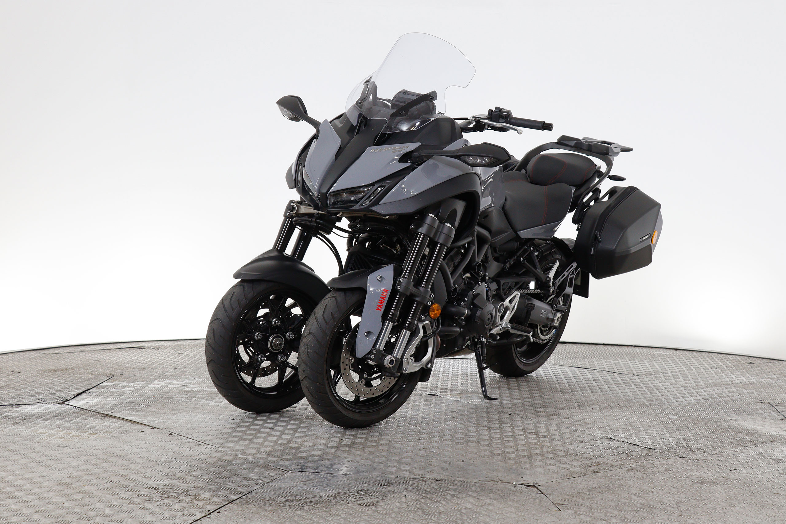 Yamaha Niken NIKEN GT 850 115cv ABS #GARANTIA FABRICA 12/2025, KIT MALETAS,RUEDAS NUEVAS foto 1