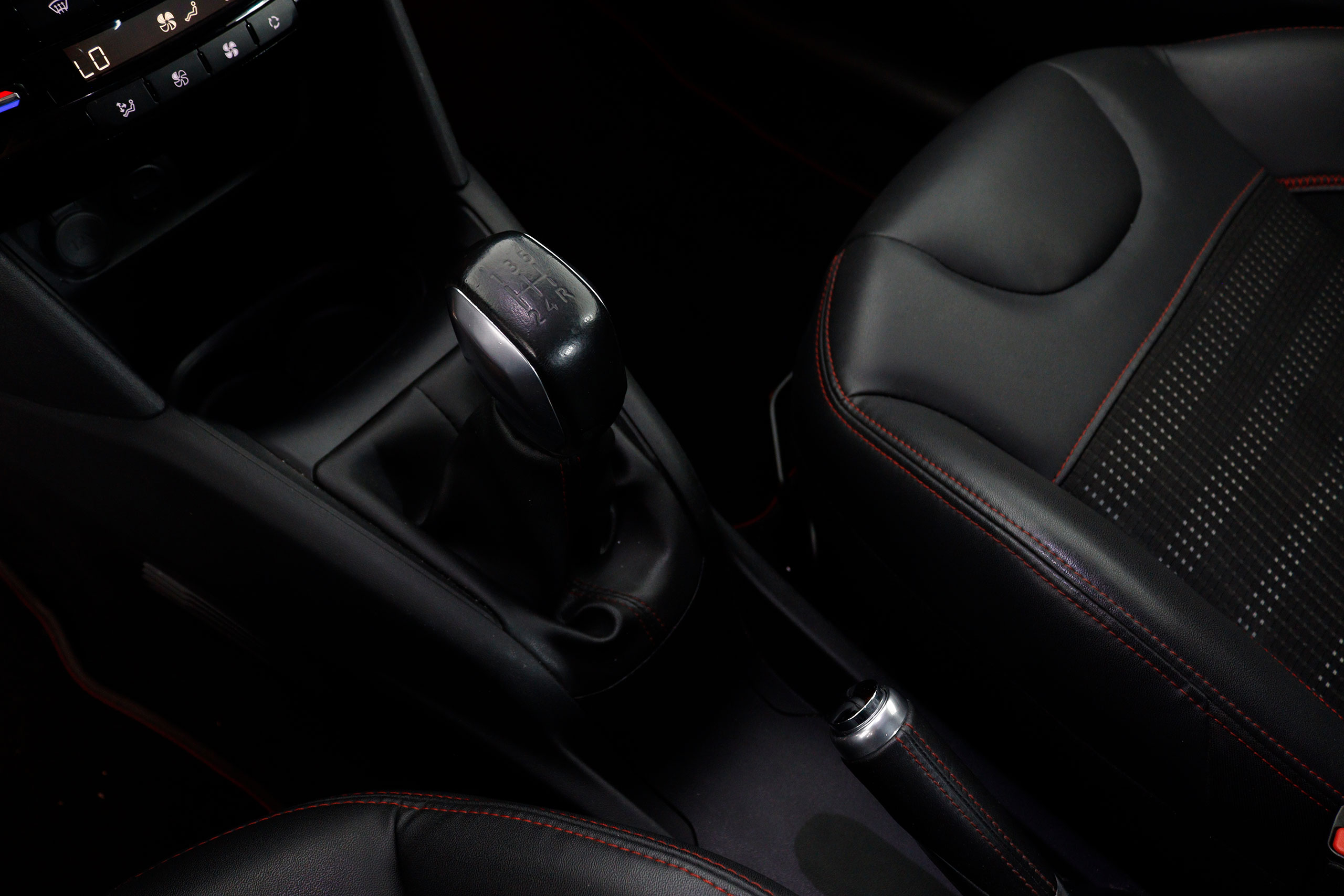 Peugeot 208 1.2 PURETECH 110cv GT LINE 3P # NAVY,PARKTRONIC foto 18