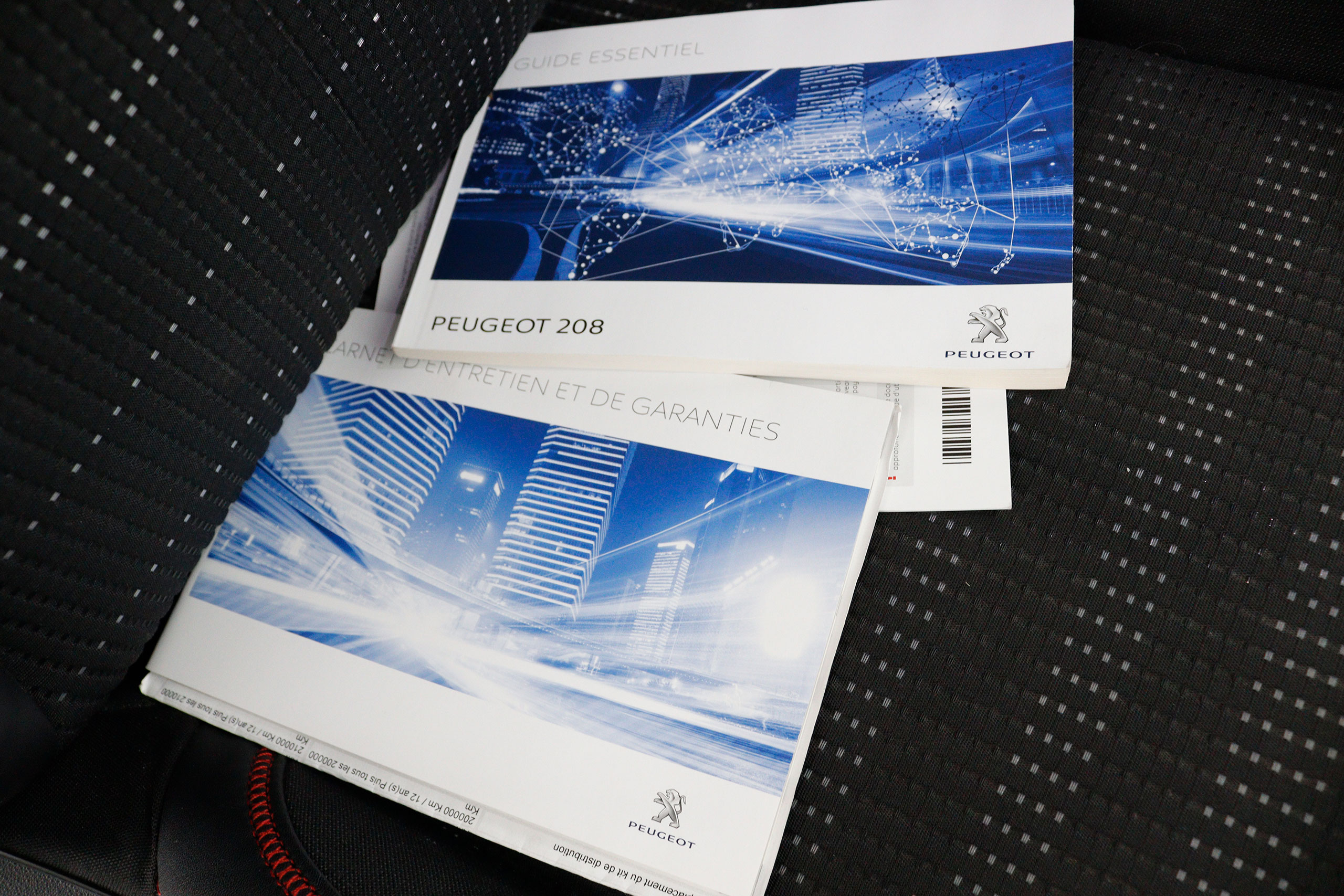 Peugeot 208 1.2 PURETECH 110cv GT LINE 3P # NAVY,PARKTRONIC foto 23