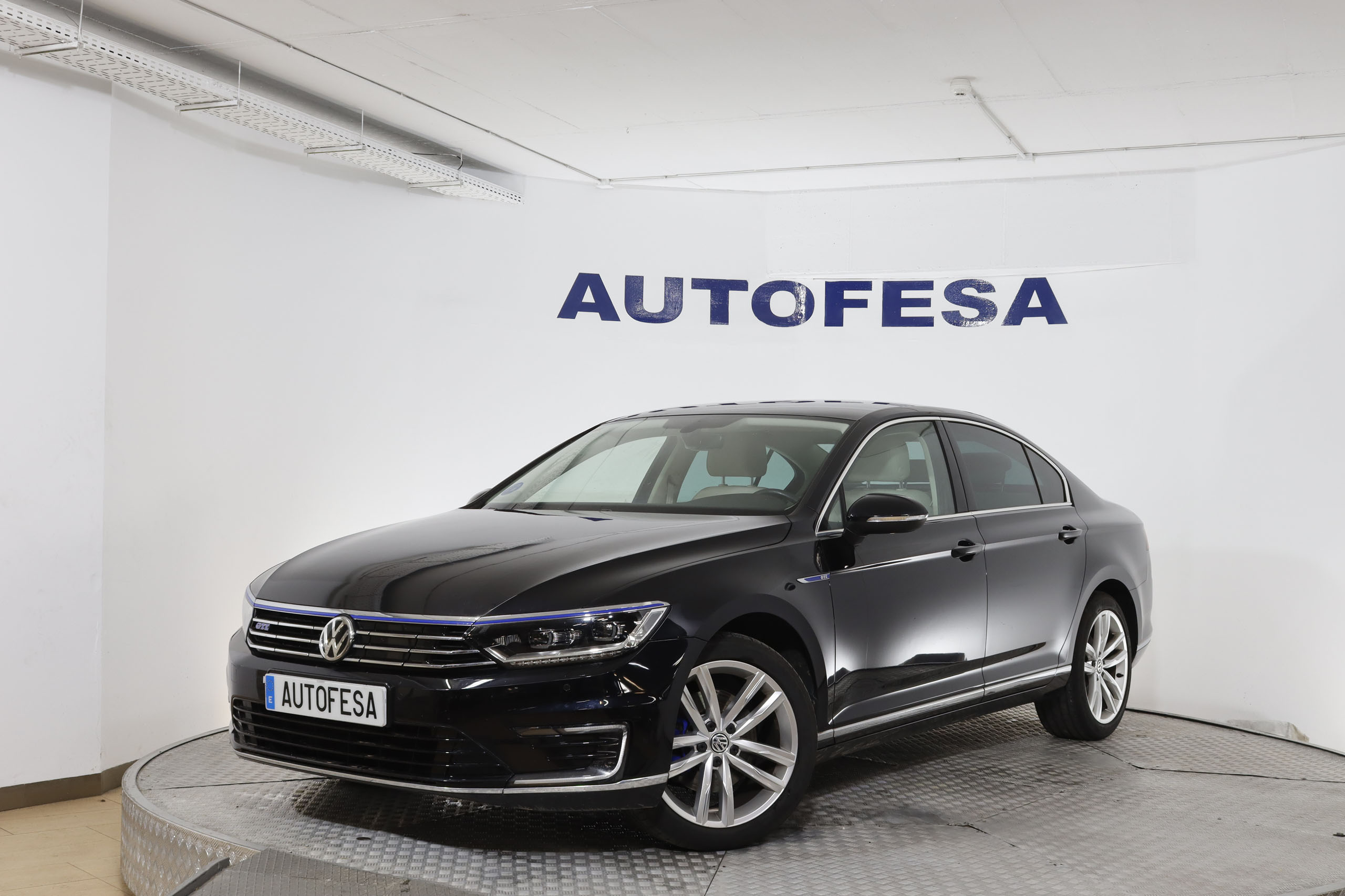 Volkswagen Passat 1.4 TSI GTE Hibrido Enchufable Auto 218cv 4P # IVA DEDUCIBLE,NAVY,FAROS LED, foto 1