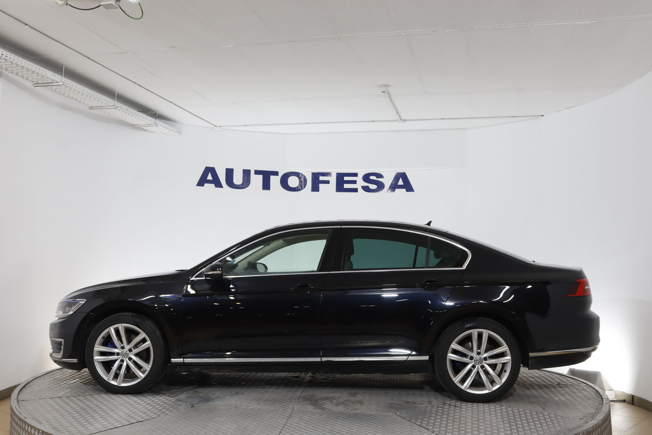 Volkswagen Passat 1.4 TSI GTE Hibrido Enchufable Auto 218cv 4P # IVA DEDUCIBLE,NAVY,FAROS LED, foto 5