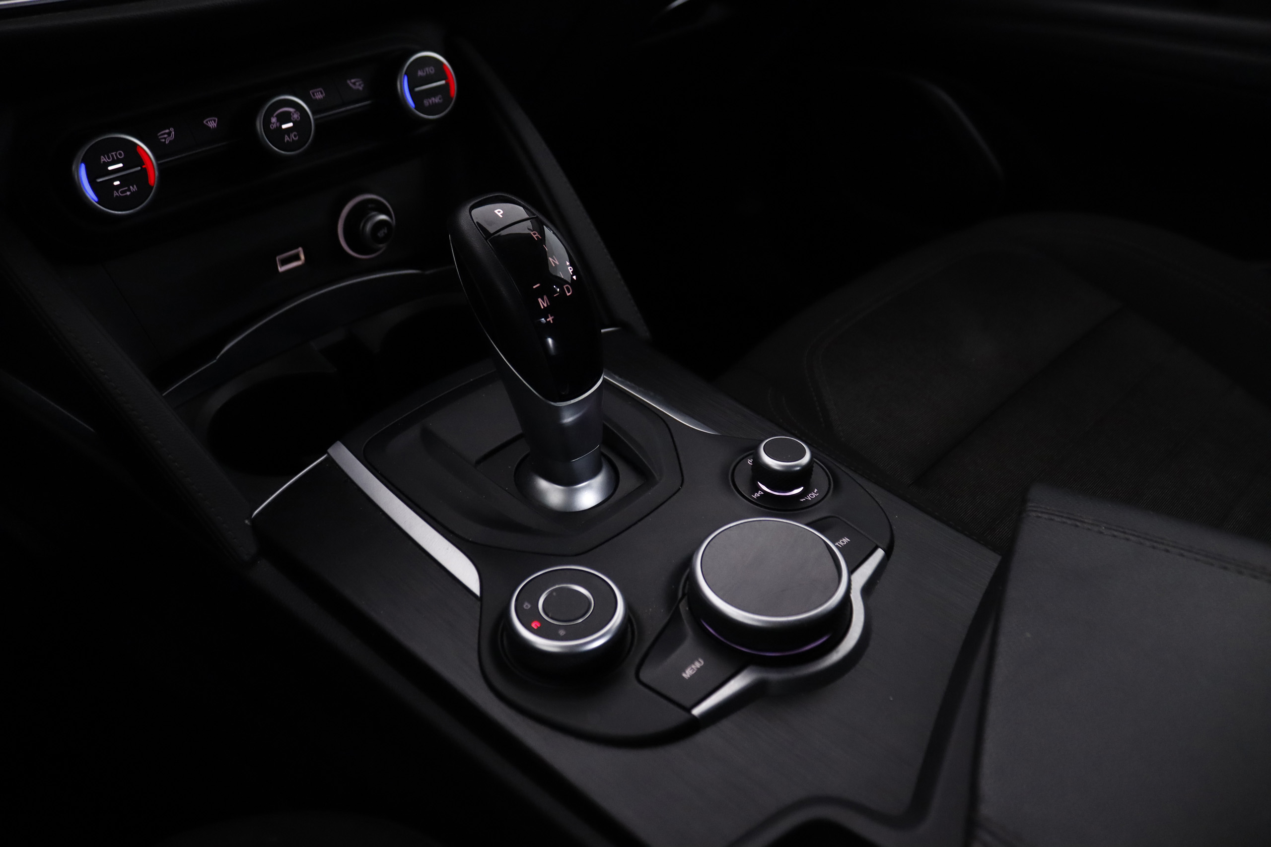 Alfa Romeo Stelvio 2.2 DIESEL AUTO RWD 163cv 5P #NAVY foto 18