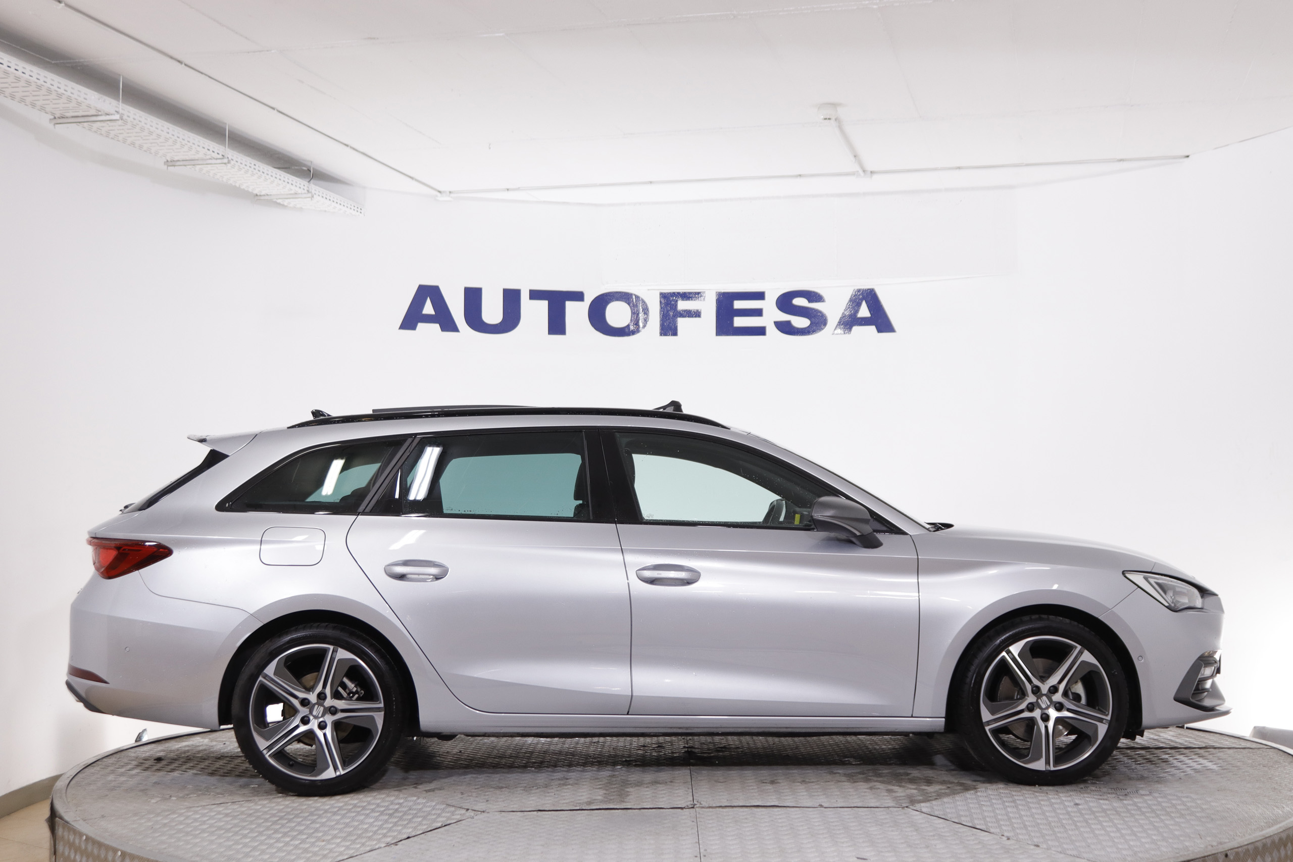 Seat Leon 1.5 TSI SPORT TOURER FR GOL L 150cv 5P # TECHO ELEC PANORAMICO, NAVY foto 10