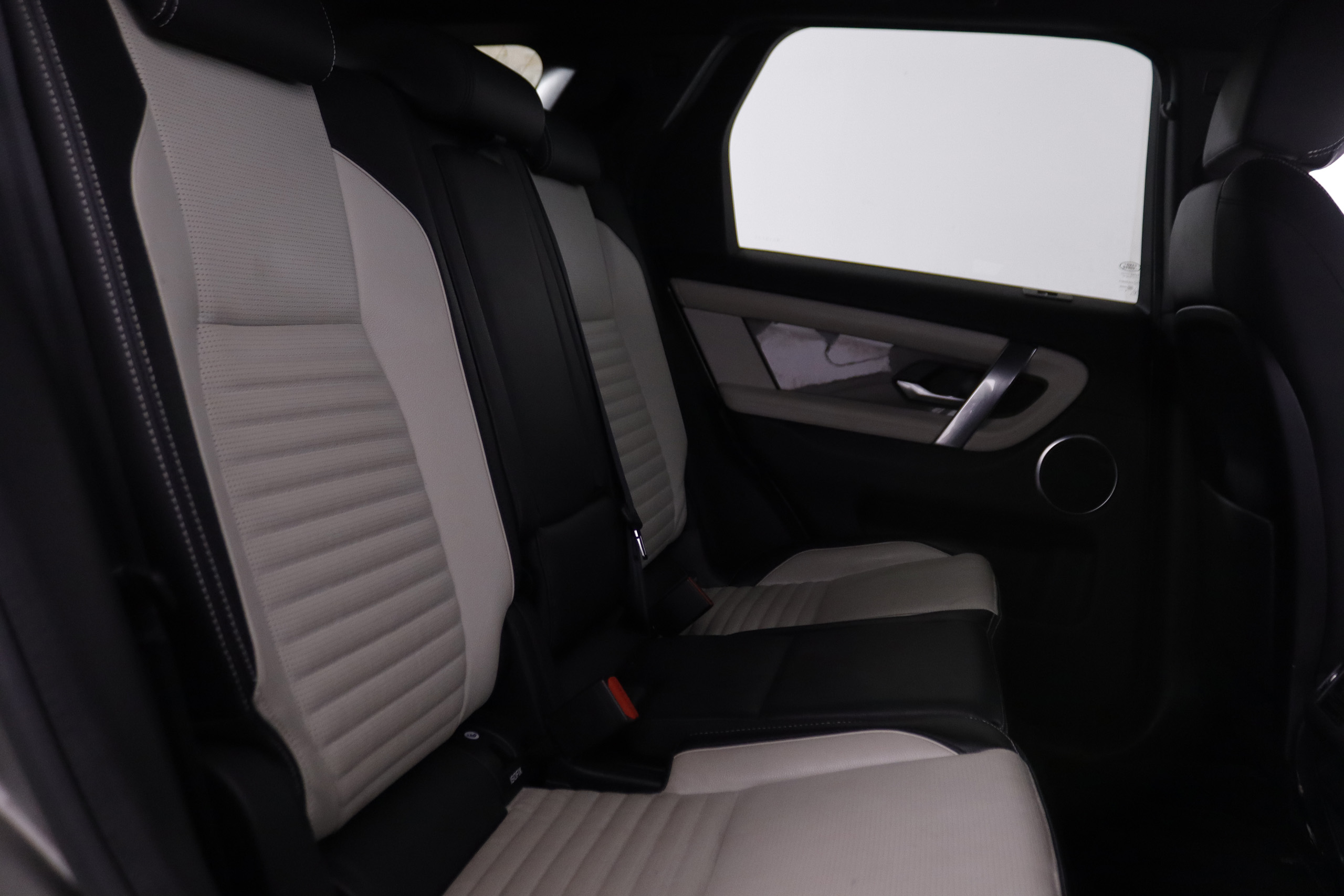 Land Rover Discovery Sport 2.0 D HYBRID R-DYNAMIC 4X4 AUTO MHEV 150cv 5P # IVA DEDUCIBLE, TECHO PANORAMICO, NAVY, CUERO, foto 28