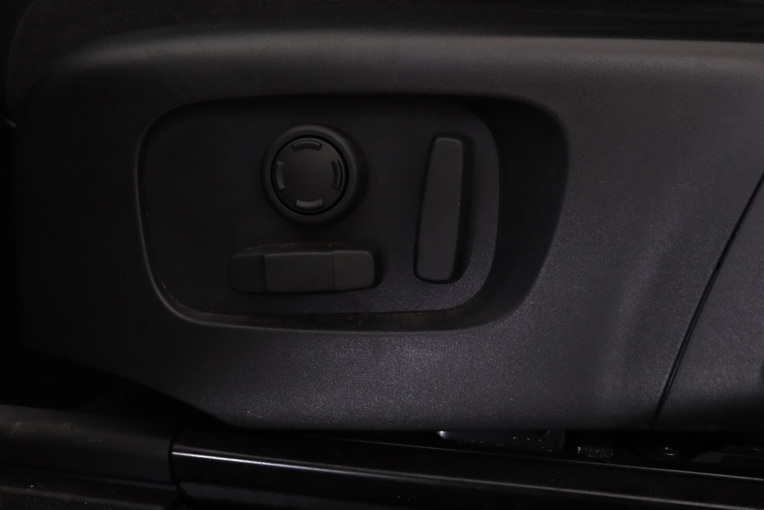 Land Rover Discovery Sport 2.0 D HYBRID R-DYNAMIC 4X4 AUTO MHEV 150cv 5P # IVA DEDUCIBLE, TECHO PANORAMICO, NAVY, CUERO, foto 25