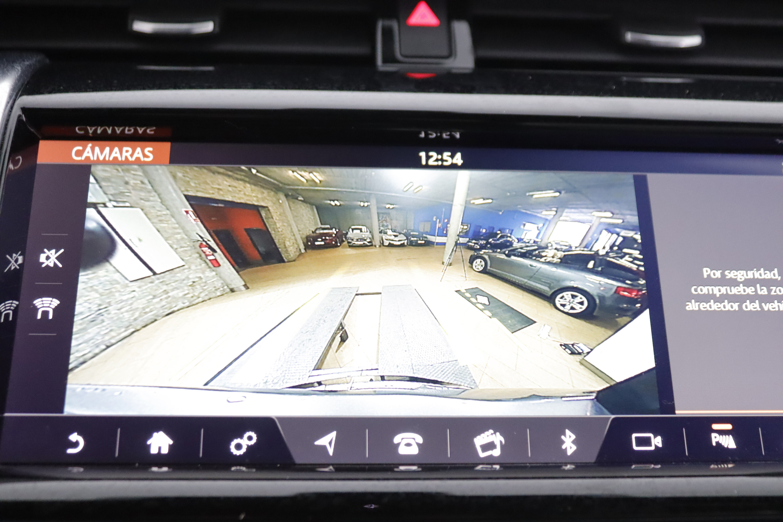 Land Rover Discovery Sport 2.0 D HYBRID R-DYNAMIC 4X4 AUTO MHEV 150cv 5P # IVA DEDUCIBLE, TECHO PANORAMICO, NAVY, CUERO, foto 23