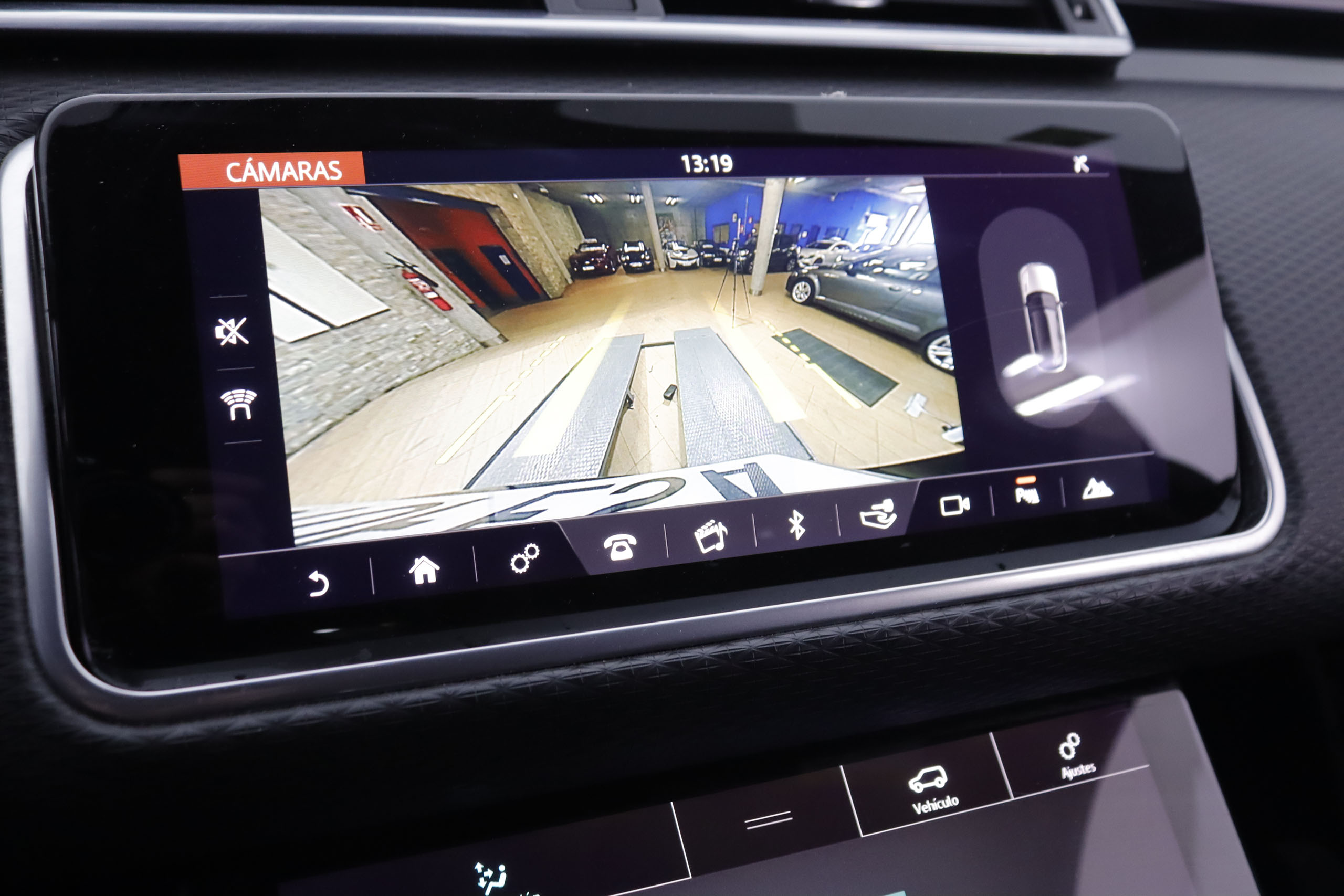 Land Rover Range Rover Velar 2.0 P300 4WD R-DYNAMIC AUTO 300cv 5P # IVA DEDUCIBLE foto 19