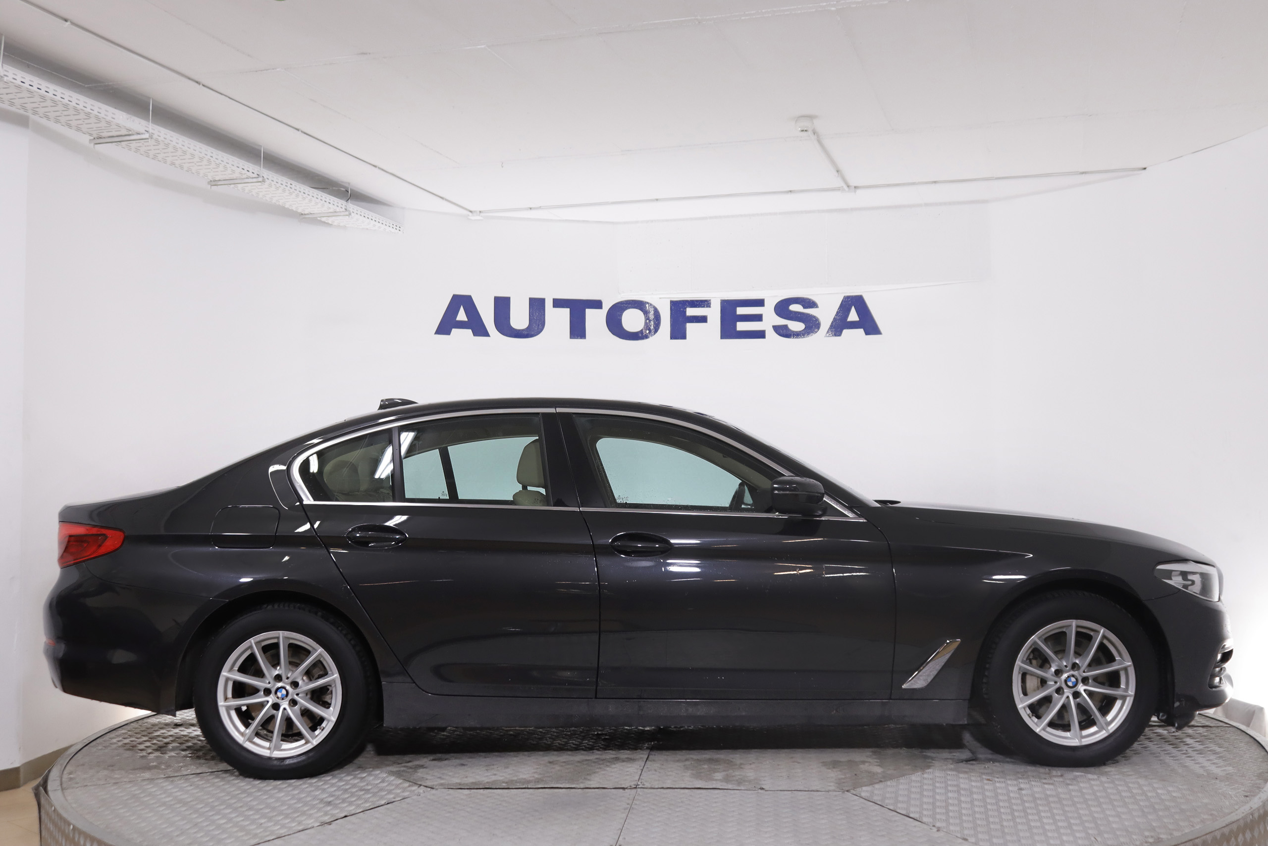 BMW 530 2.0 iPERFORMANCE AUTO 252cv 4P # IVA DEDUCIBLE, NAVY, CUERO foto 10