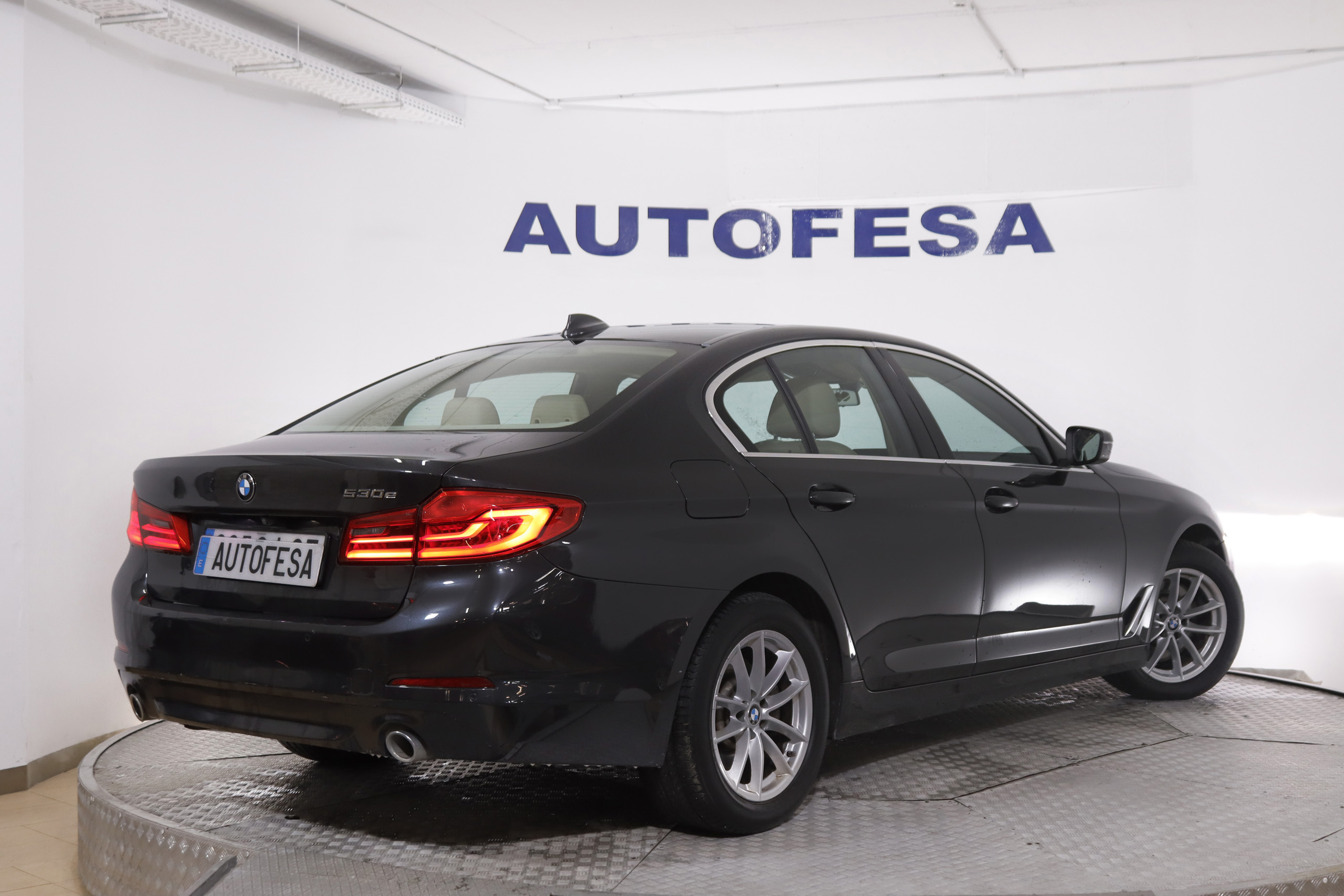 BMW 530 2.0 iPERFORMANCE AUTO 252cv 4P # IVA DEDUCIBLE, NAVY, CUERO foto 9