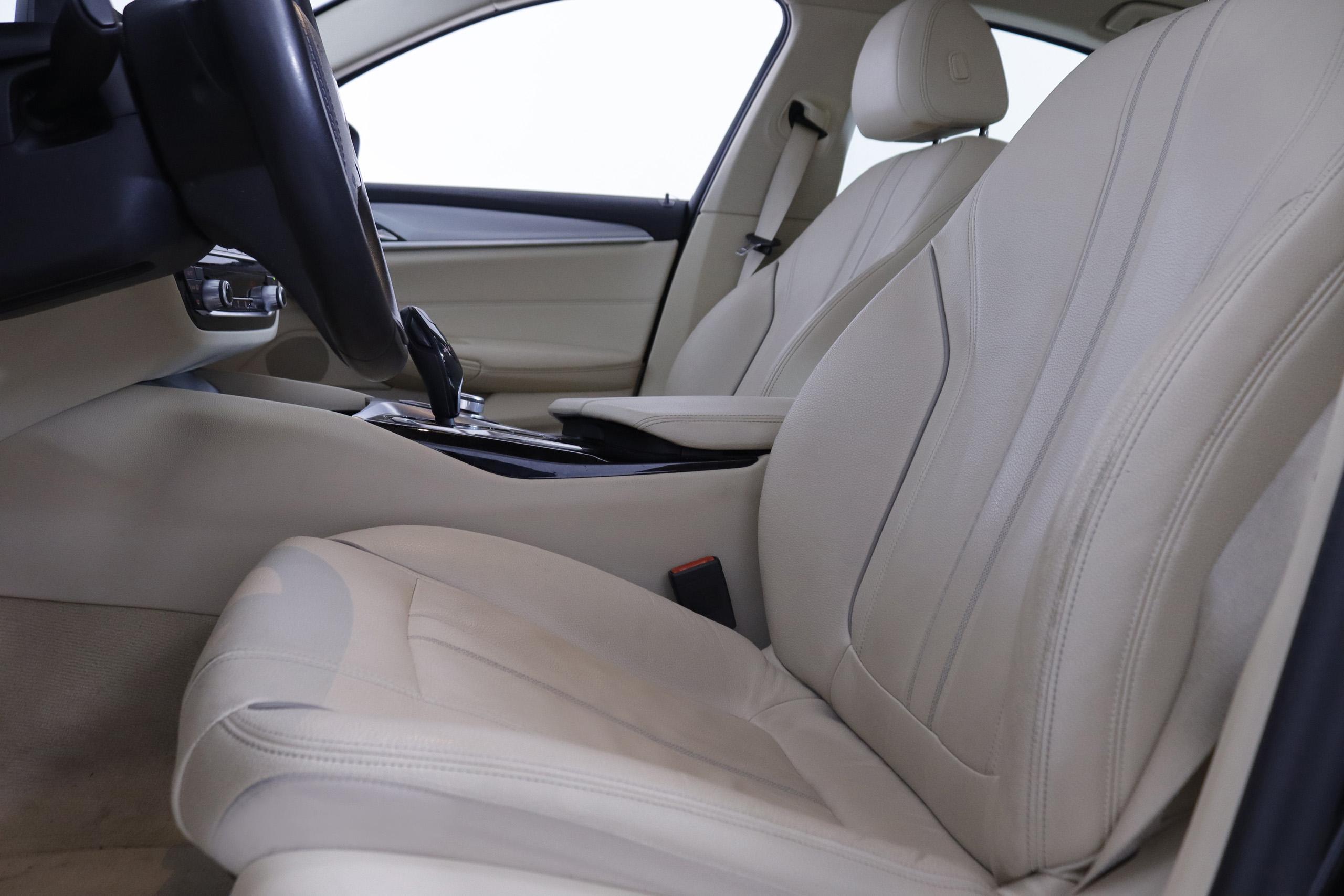 BMW 530 2.0 iPERFORMANCE AUTO 252cv 4P # IVA DEDUCIBLE, NAVY, CUERO foto 22