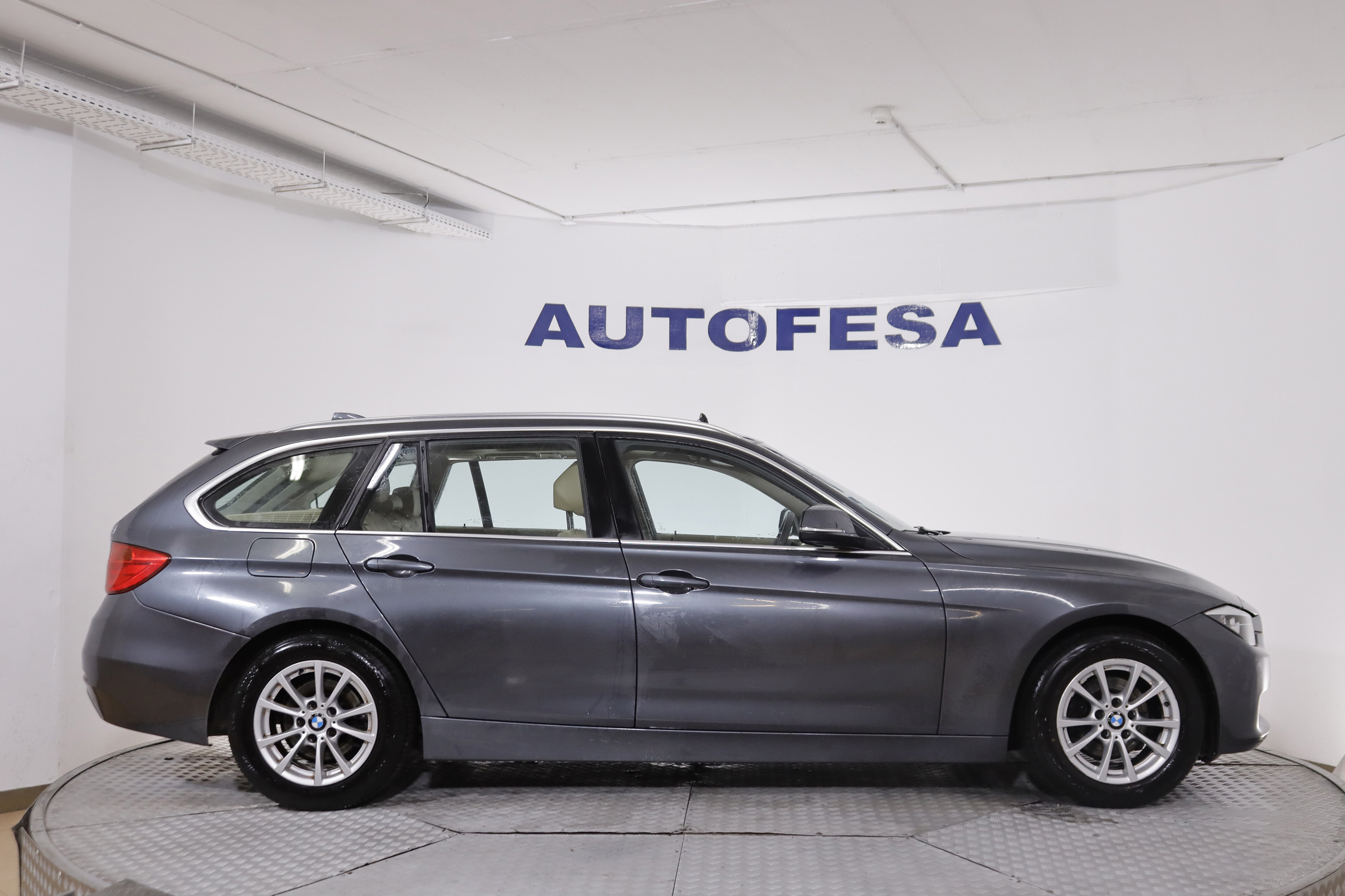 BMW 318 2.0 TOURING AUTO 143cv 5P # TECHO ELEC PANORAMICO, NAVY, CUERO foto 10