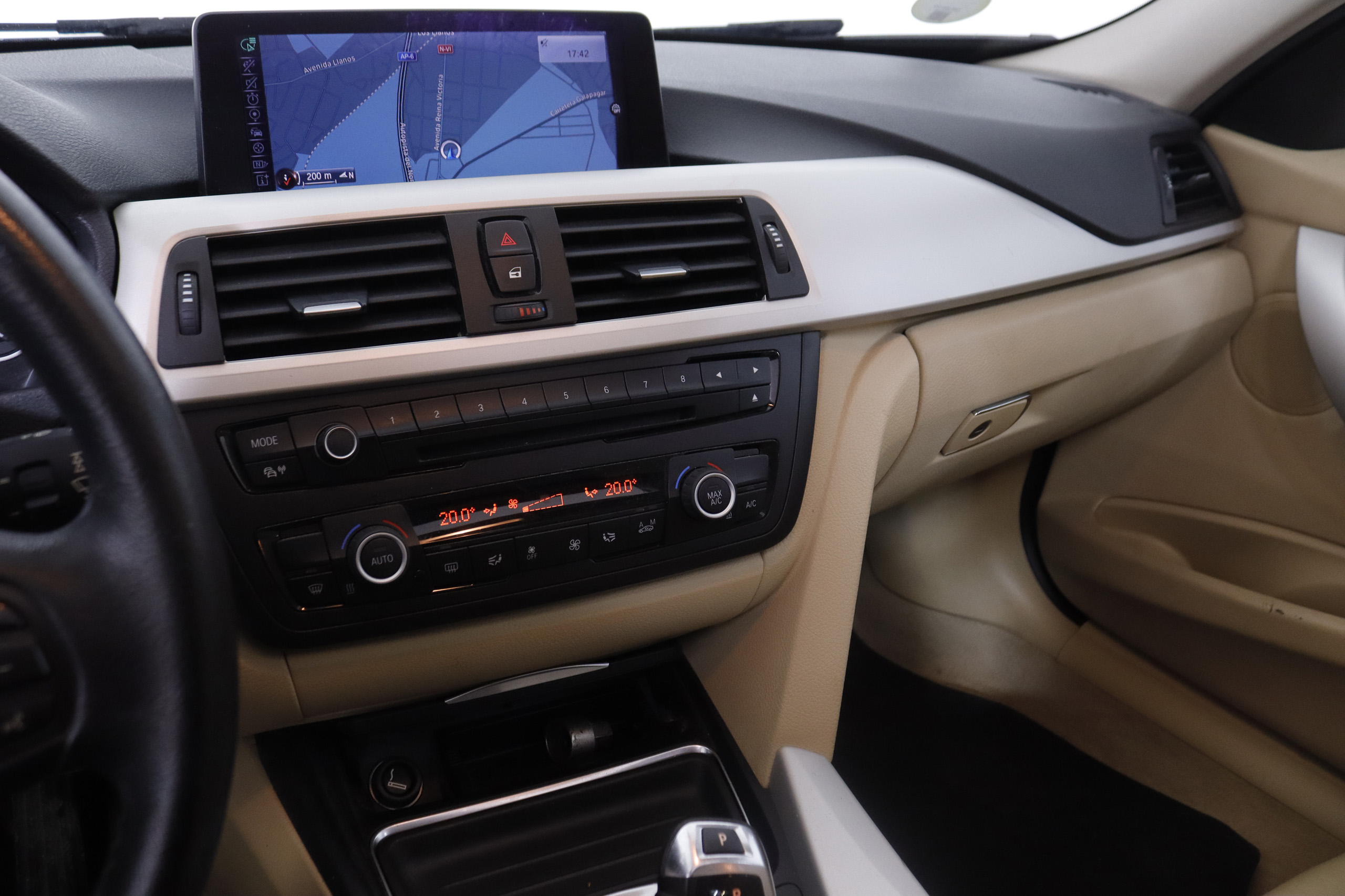 BMW 318 2.0 TOURING AUTO 143cv 5P # TECHO ELEC PANORAMICO, NAVY, CUERO foto 20