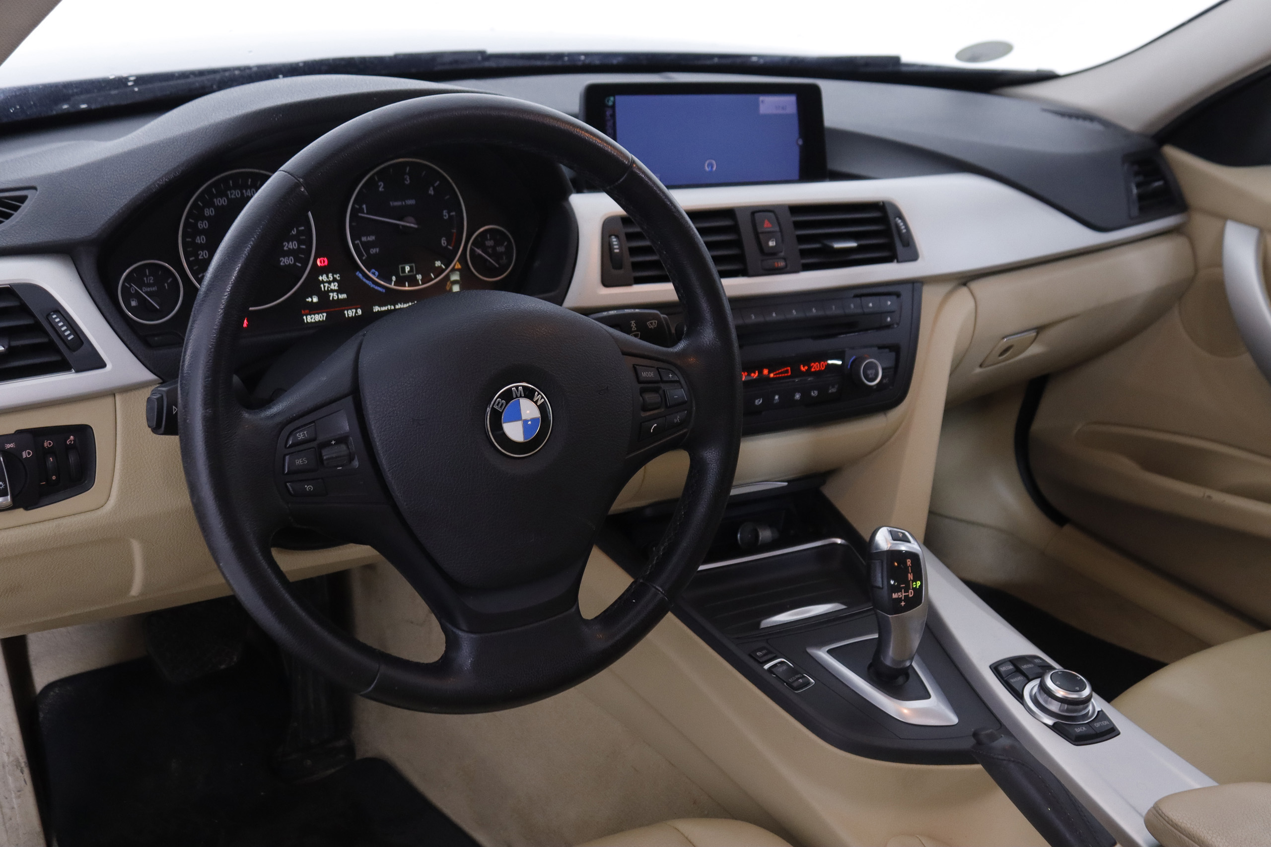 BMW 318 2.0 TOURING AUTO 143cv 5P # TECHO ELEC PANORAMICO, NAVY, CUERO foto 15