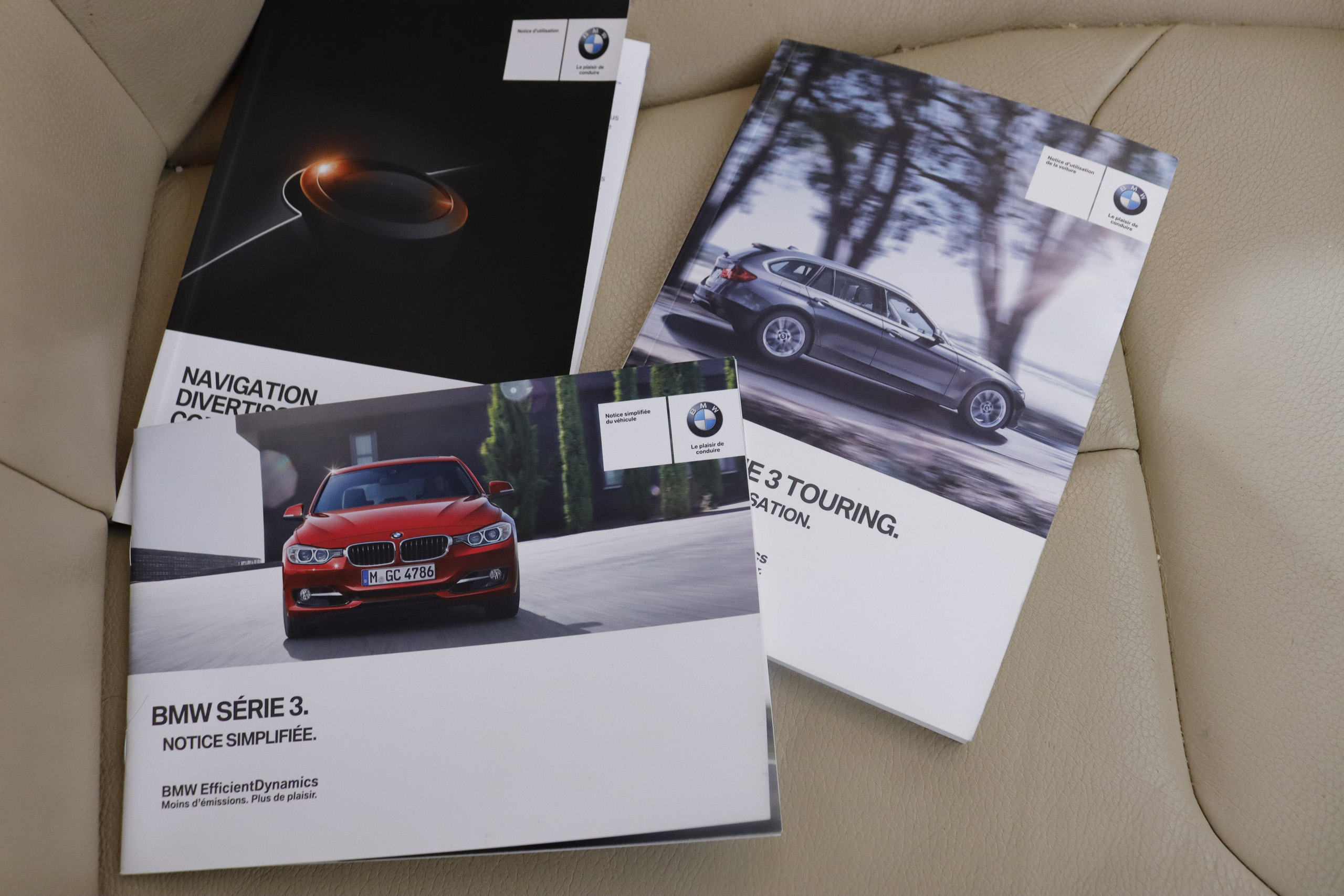 BMW 318 2.0 TOURING AUTO 143cv 5P # TECHO ELEC PANORAMICO, NAVY, CUERO foto 25