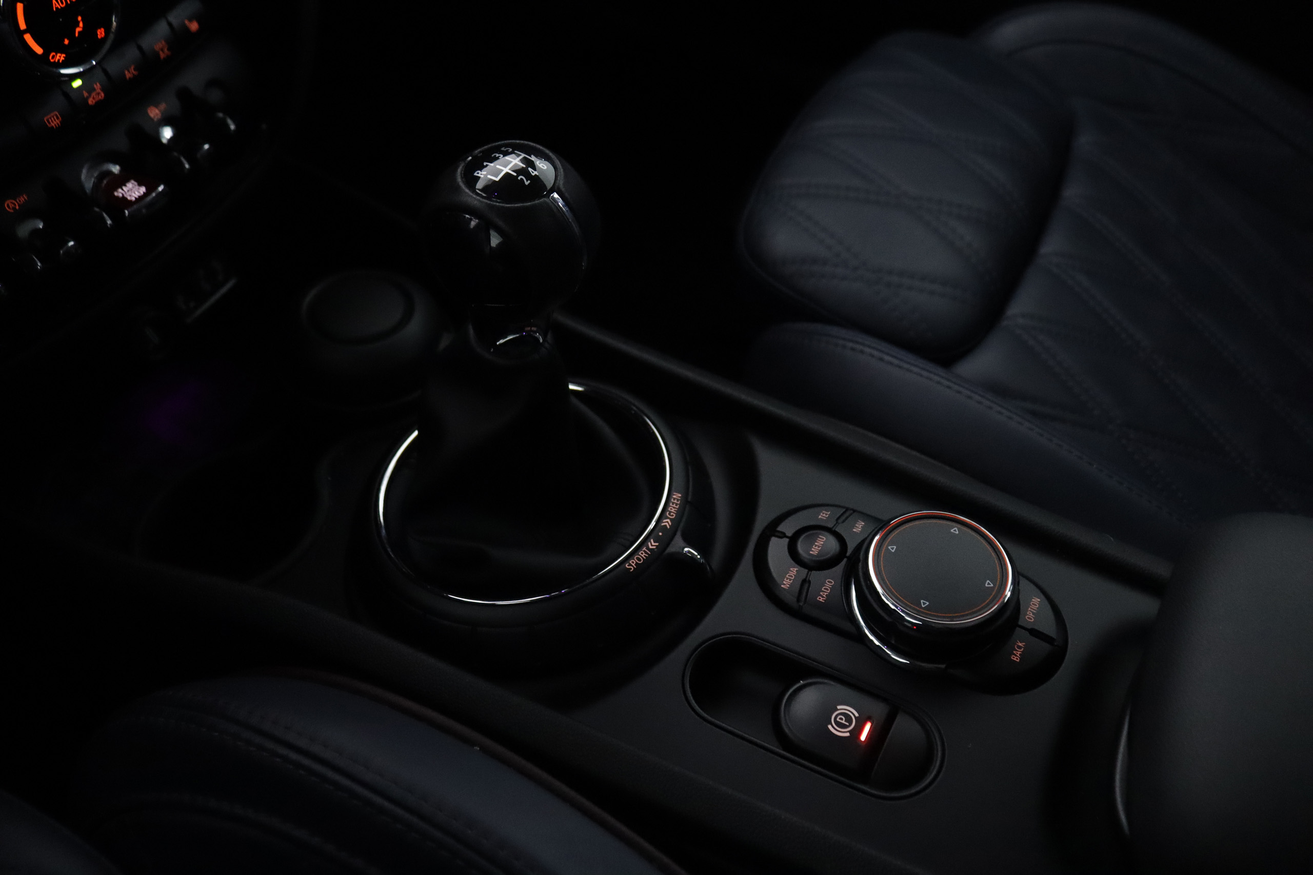 Mini Cooper Clubman 2.0D 150cv 5P # NAVY, CUERO foto 18