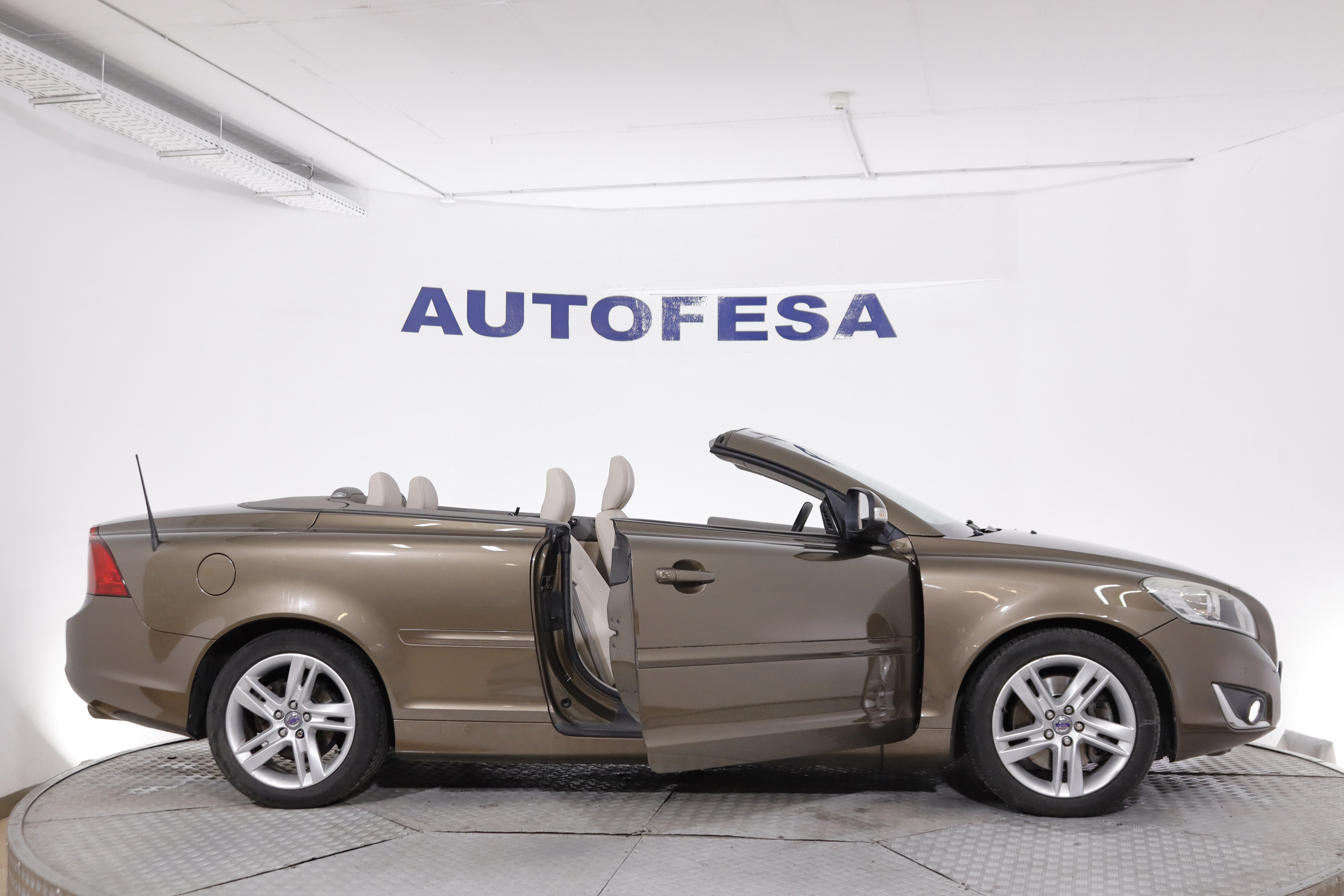 Volvo C70 2.0 MOMENTUM D3 AUTO 150cv 2P # PARKTRONIC foto 13