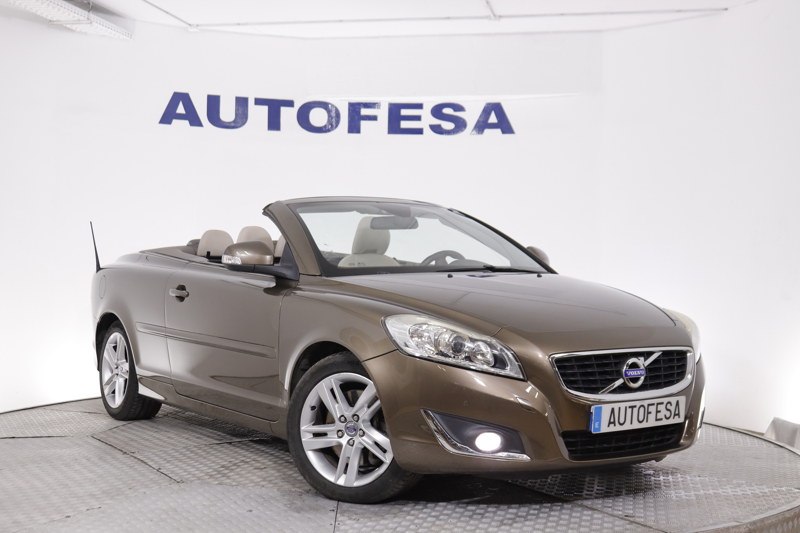 Volvo C70 2.0 MOMENTUM D3 AUTO 150cv 2P # PARKTRONIC foto 3