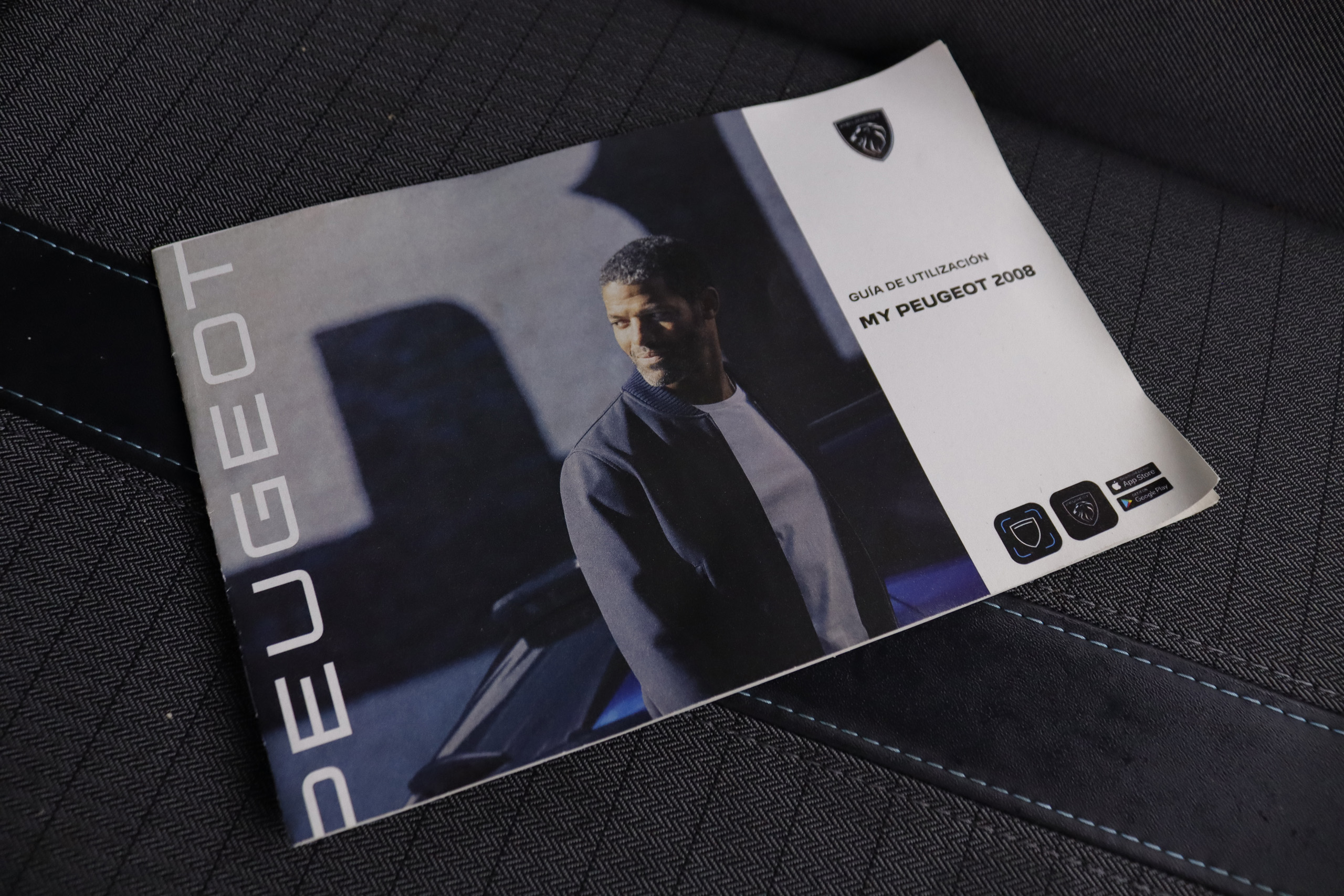 Peugeot 2008 ALLURE ELECTRICO AUTO 136cv 5P # NAVY foto 25