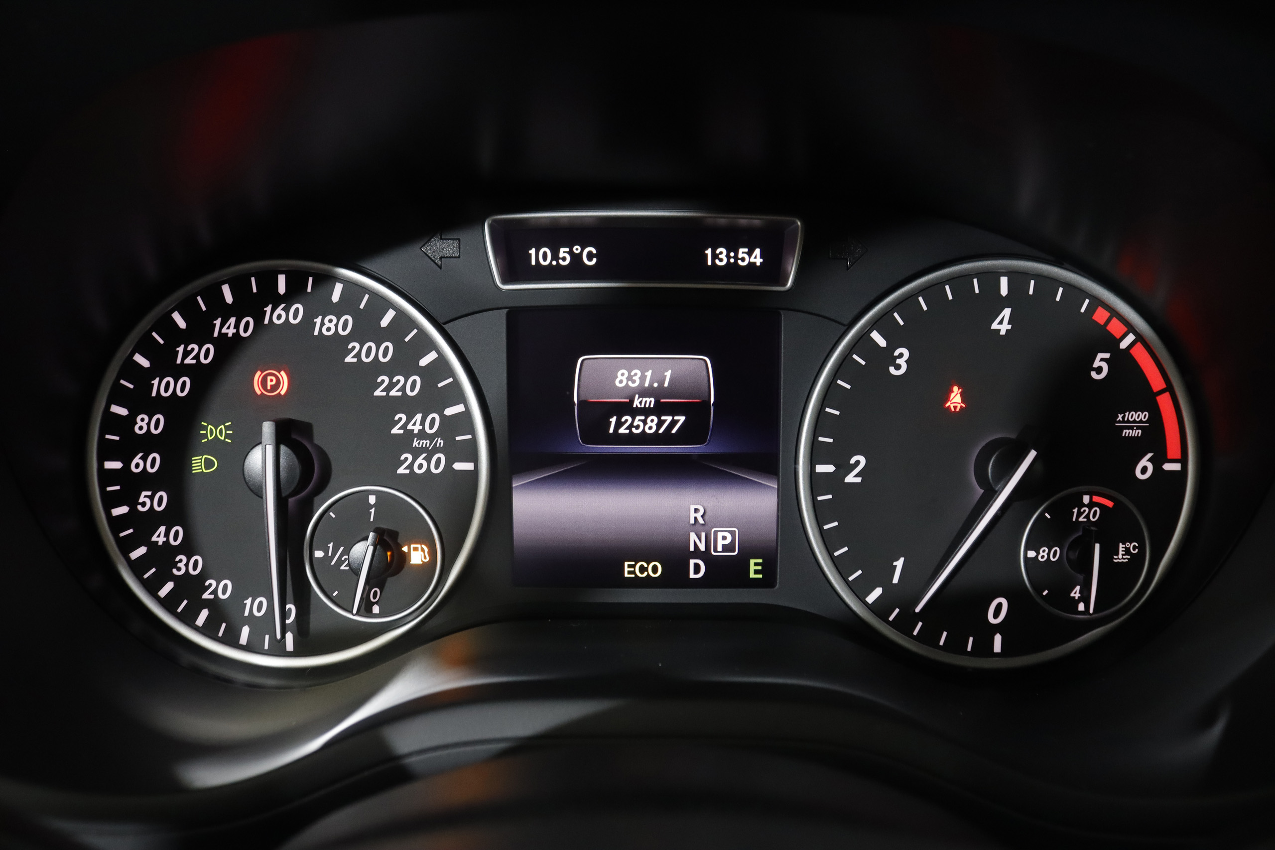 Mercedes-benz B 200 CLASE B B 200 CDI 7G AUTO SPORT 136cv 5P # BIXENON,NAVY foto 17