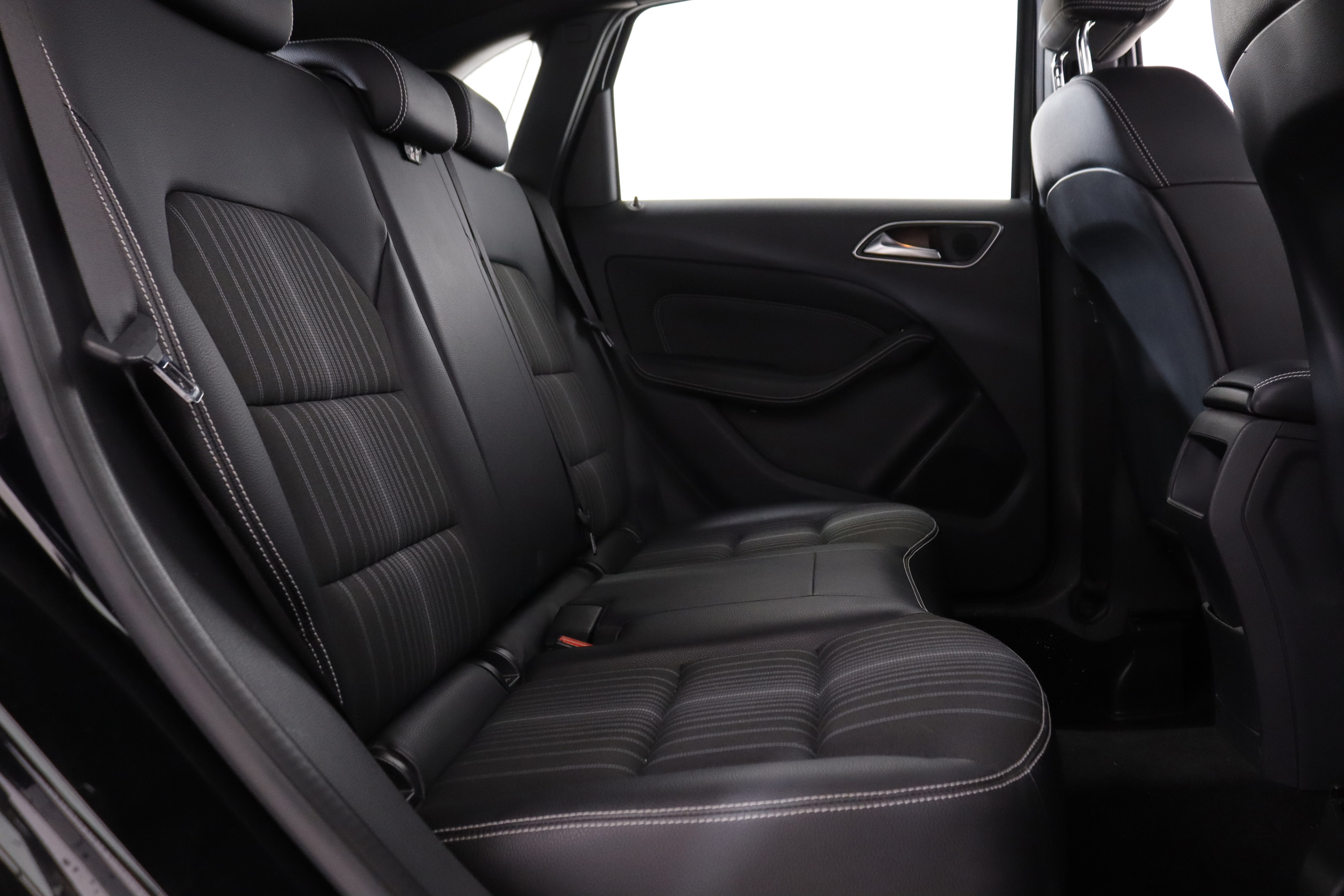 Mercedes-benz B 200 CLASE B B 200 CDI 7G AUTO SPORT 136cv 5P # BIXENON,NAVY foto 26