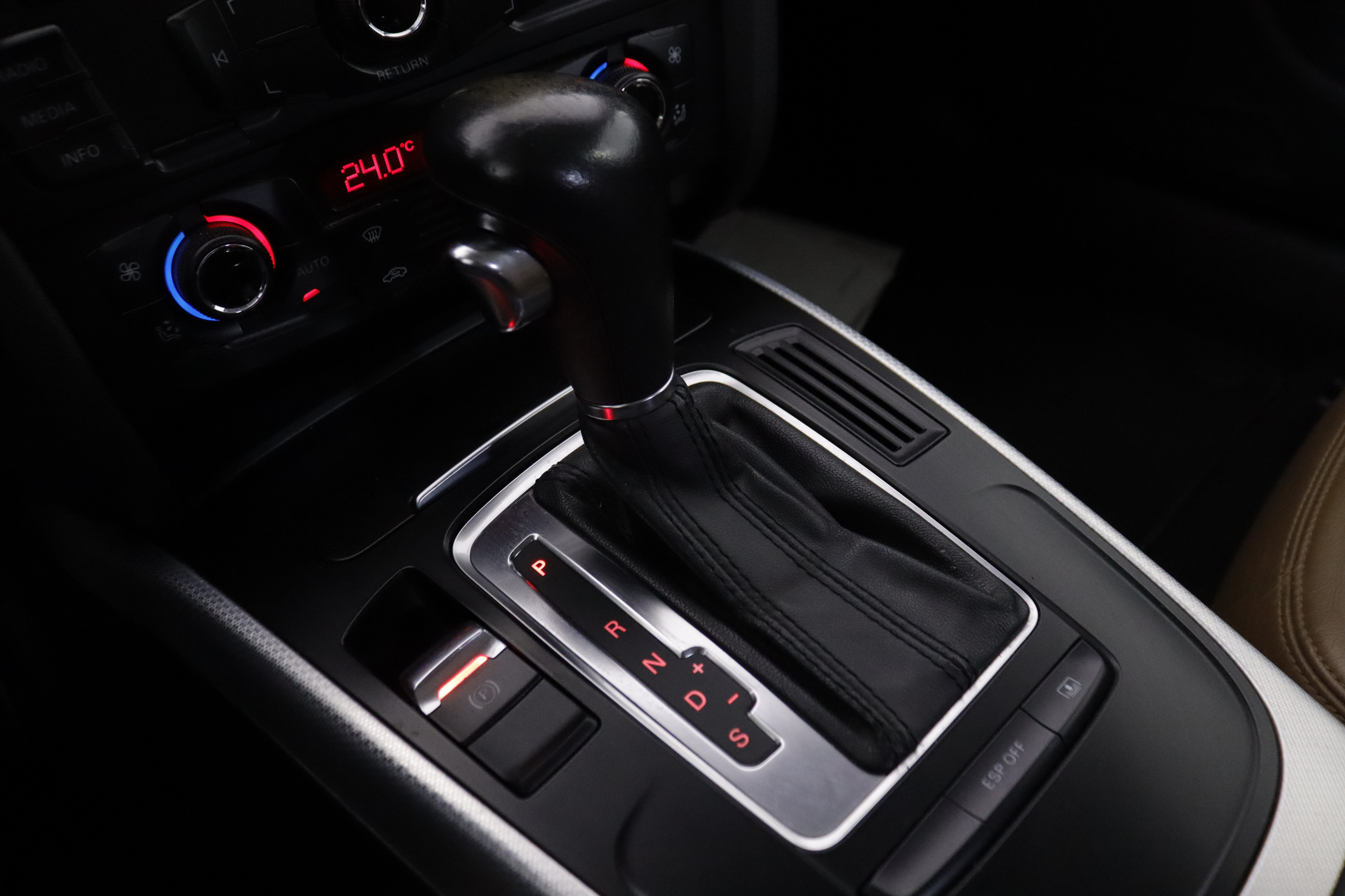 Audi A5 COUPE 2.7 TDI S-LINE AUTO 190CV 2P # CUERO foto 18