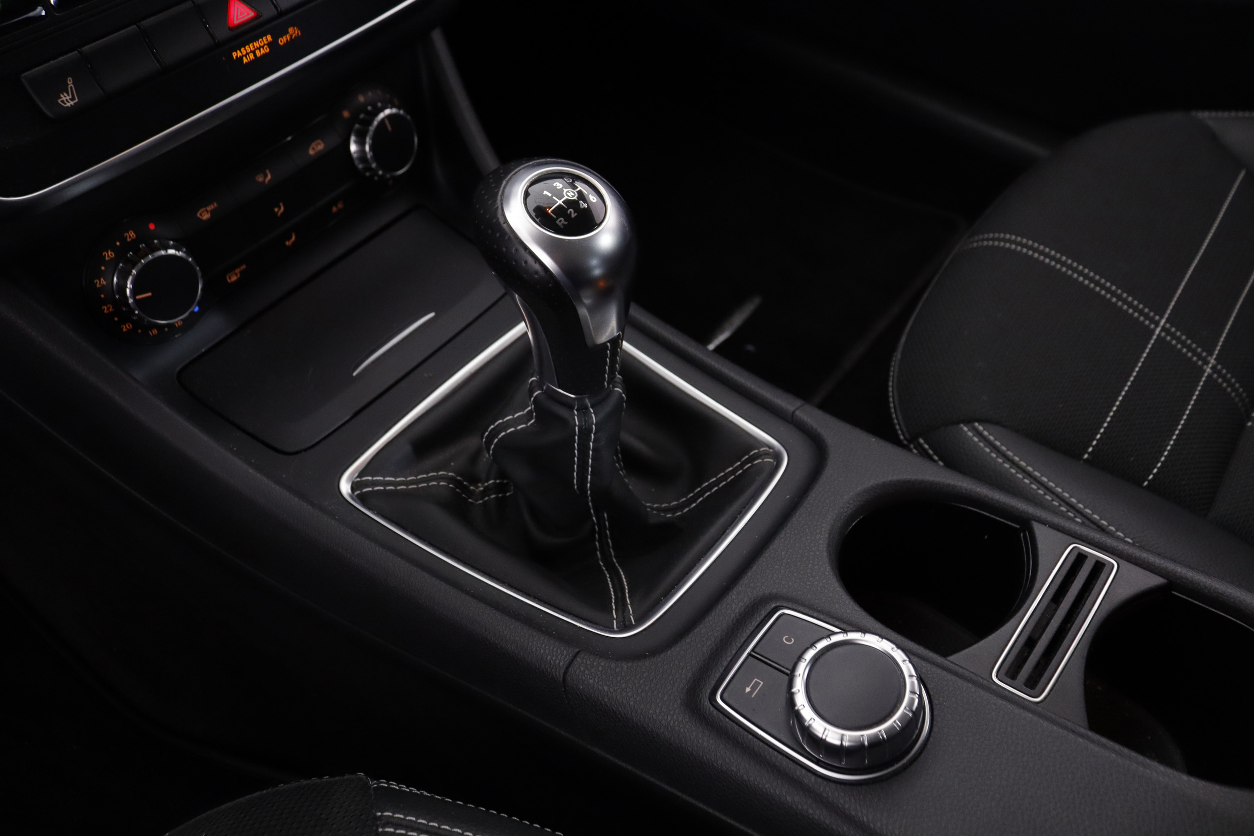 Mercedes-benz Gla 200 CLASE GLA 200 156cv 5P # NAVI, BIXENON,PARKTRONIC foto 18