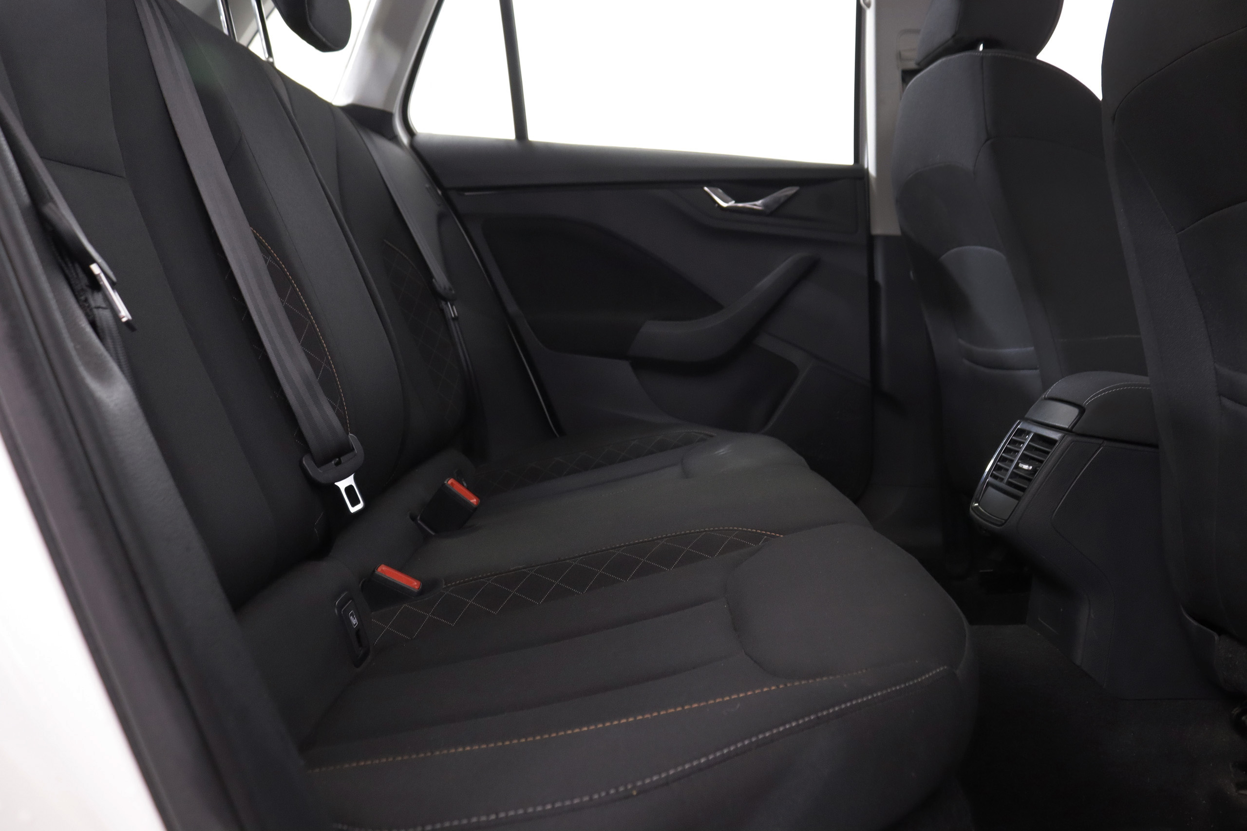 Skoda KAMIQ 1.0 TSI DSG AMBITION AUTO 110cv 5P # IVA DEDUCIBLE, PARKTRONIC foto 23