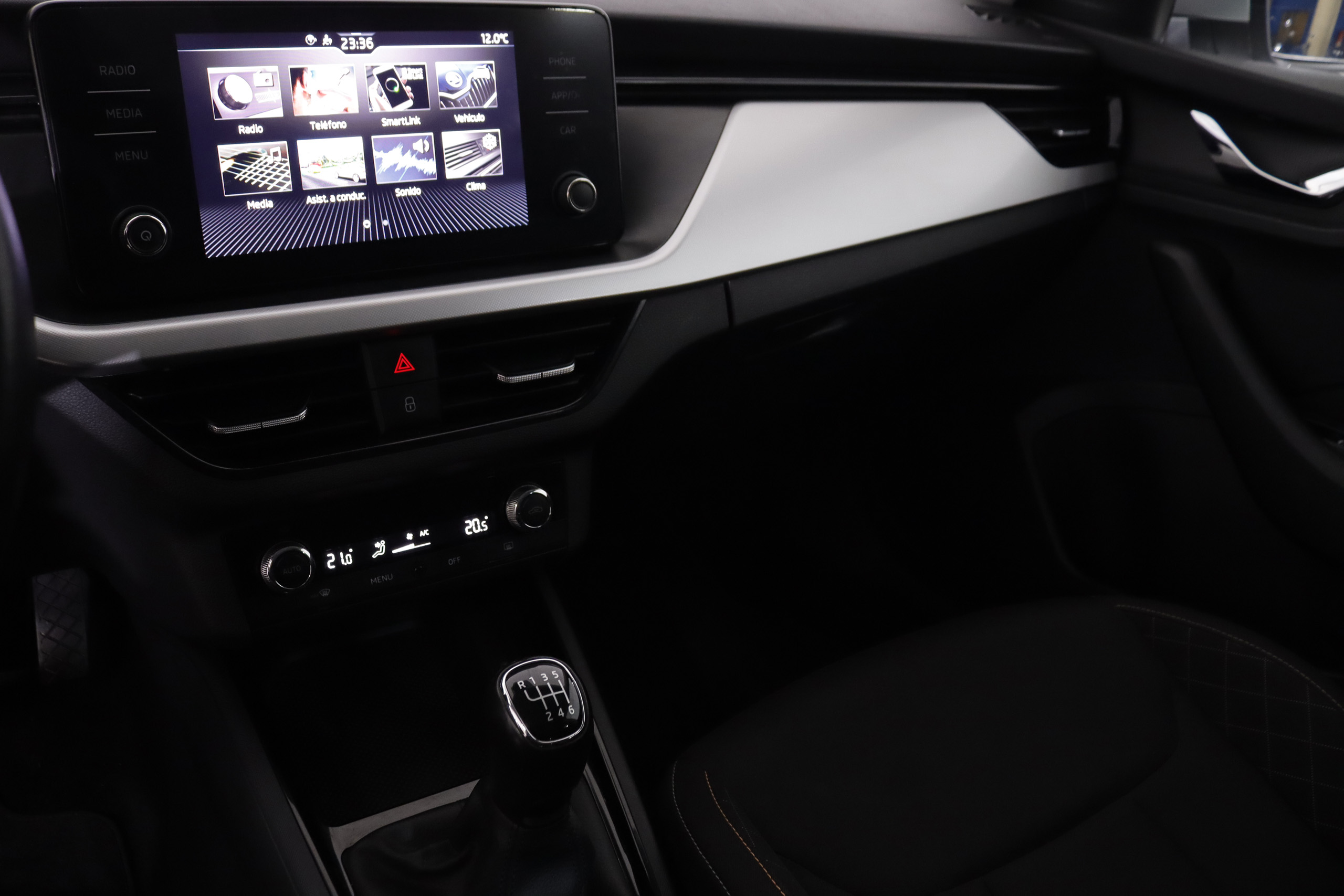 Skoda KAMIQ 1.0 SPORT 110cv 5P # PARKTRONIC, BLUETOOTH foto 18