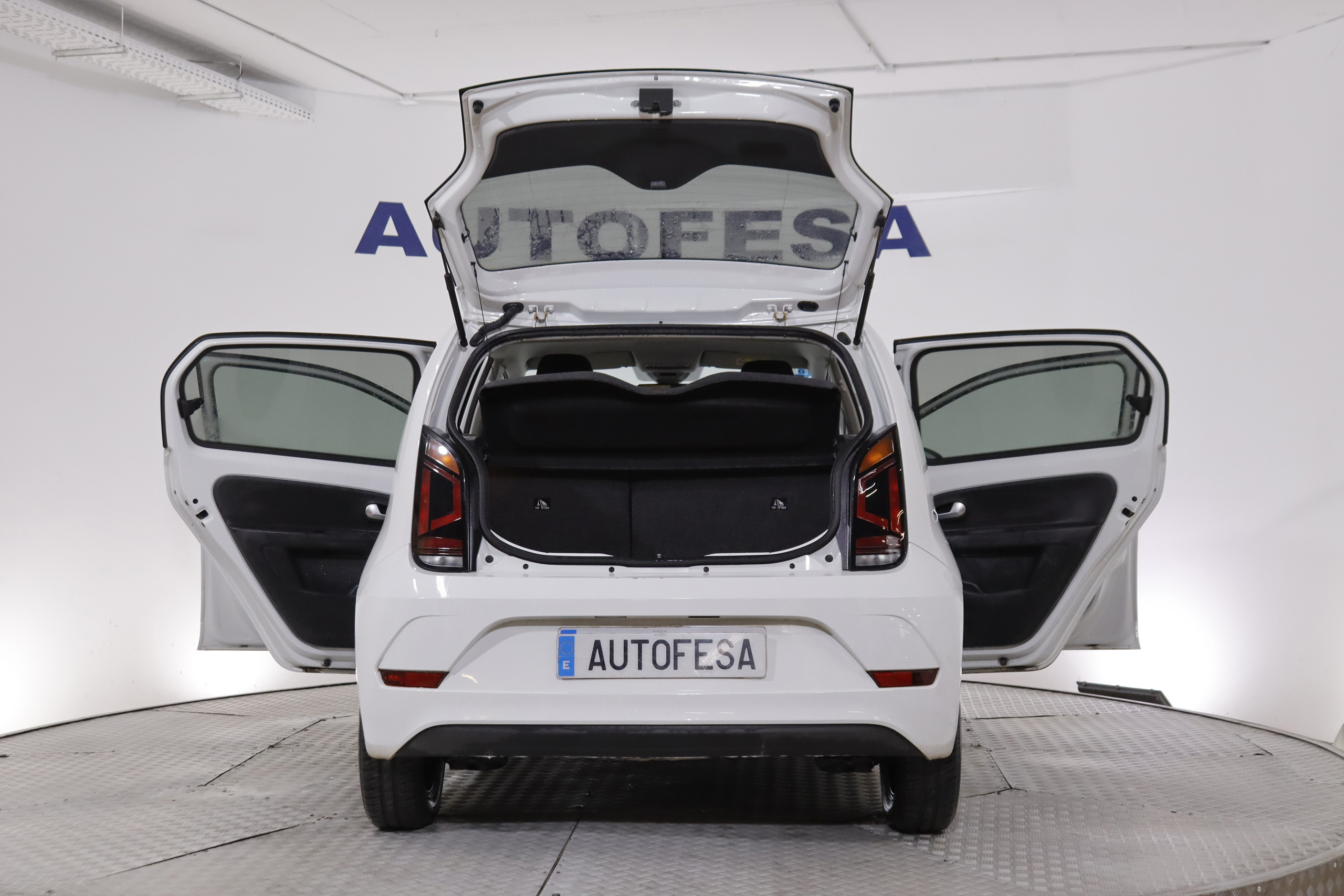 Volkswagen E-up! ELECTRICO STYLE AUTO 82cv 5P # IVA DEDUCIBLE foto 13