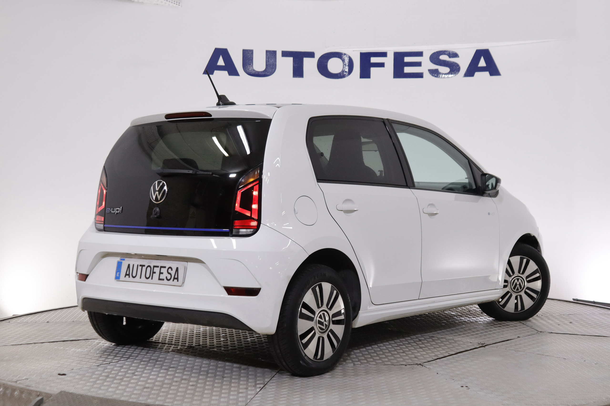 Volkswagen E-up! ELECTRICO STYLE AUTO 82cv 5P # IVA DEDUCIBLE foto 9
