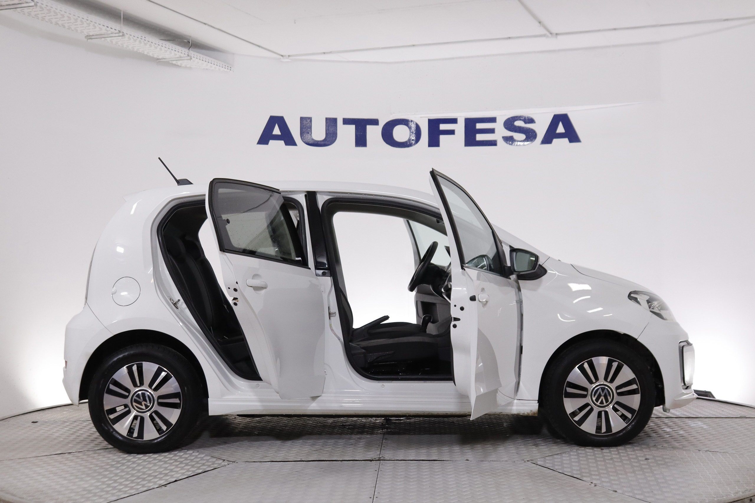 Volkswagen E-up! ELECTRICO STYLE AUTO 82cv 5P # IVA DEDUCIBLE foto 11