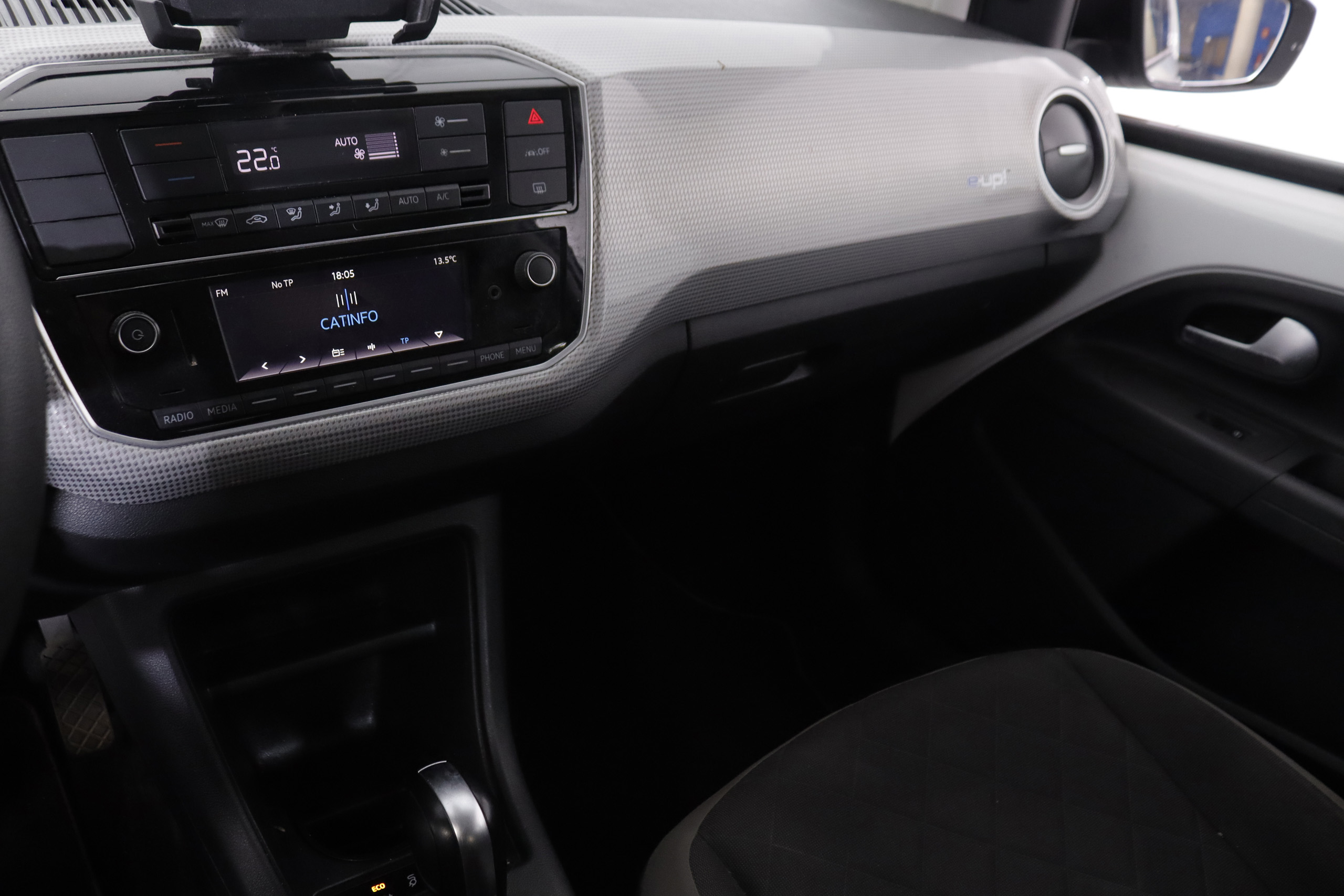 Volkswagen E-up! ELECTRICO STYLE AUTO 82cv 5P # IVA DEDUCIBLE foto 19