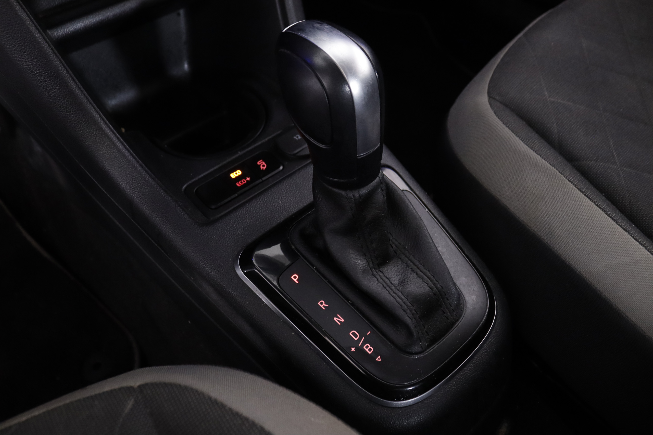 Volkswagen E-up! ELECTRICO STYLE AUTO 82cv 5P # IVA DEDUCIBLE foto 18