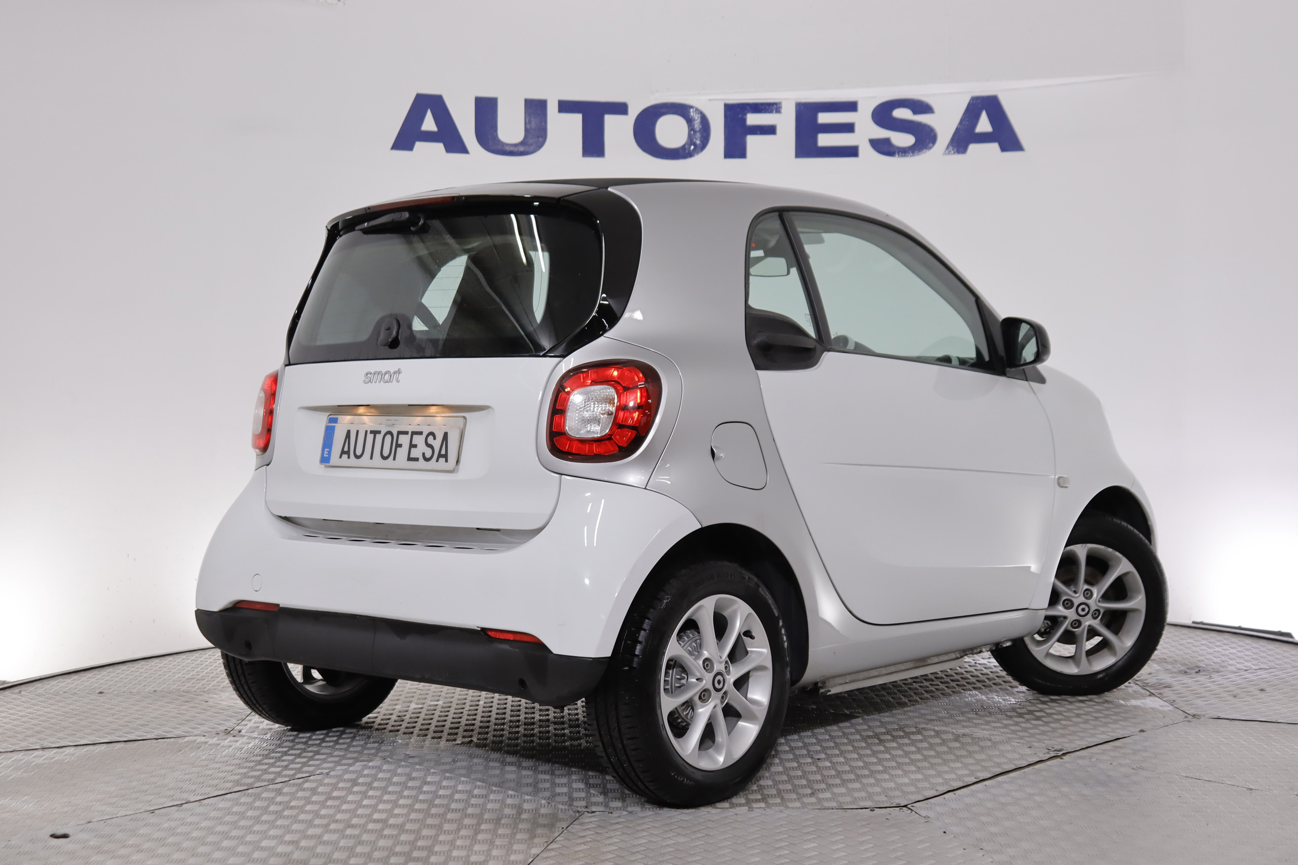 Smart Fortwo COUPE PASSION ELECTRICO AUTO 56cv 3P # NAVY, CUERO foto 9