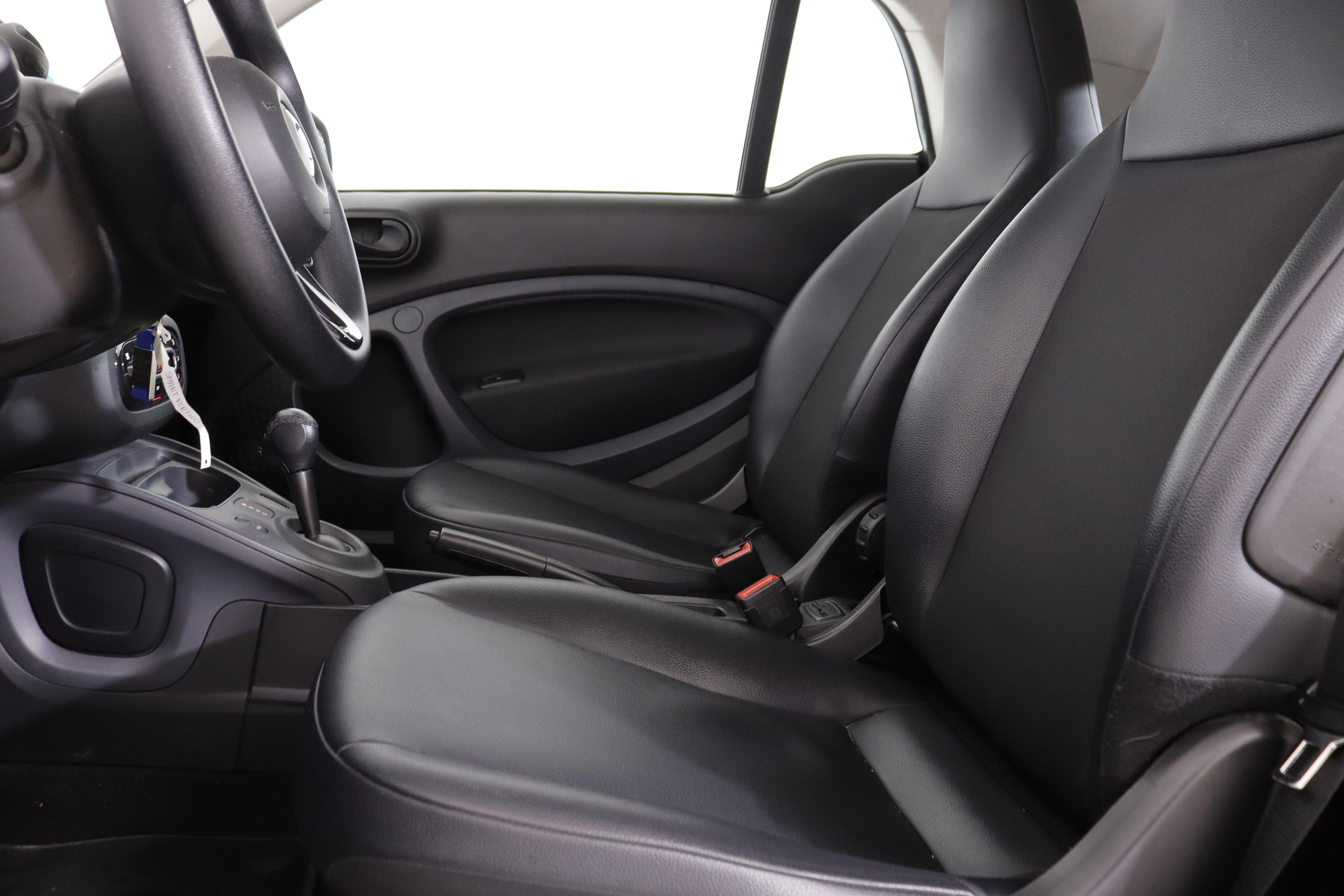 Smart Fortwo COUPE PASSION ELECTRICO AUTO 56cv 3P # NAVY, CUERO foto 21