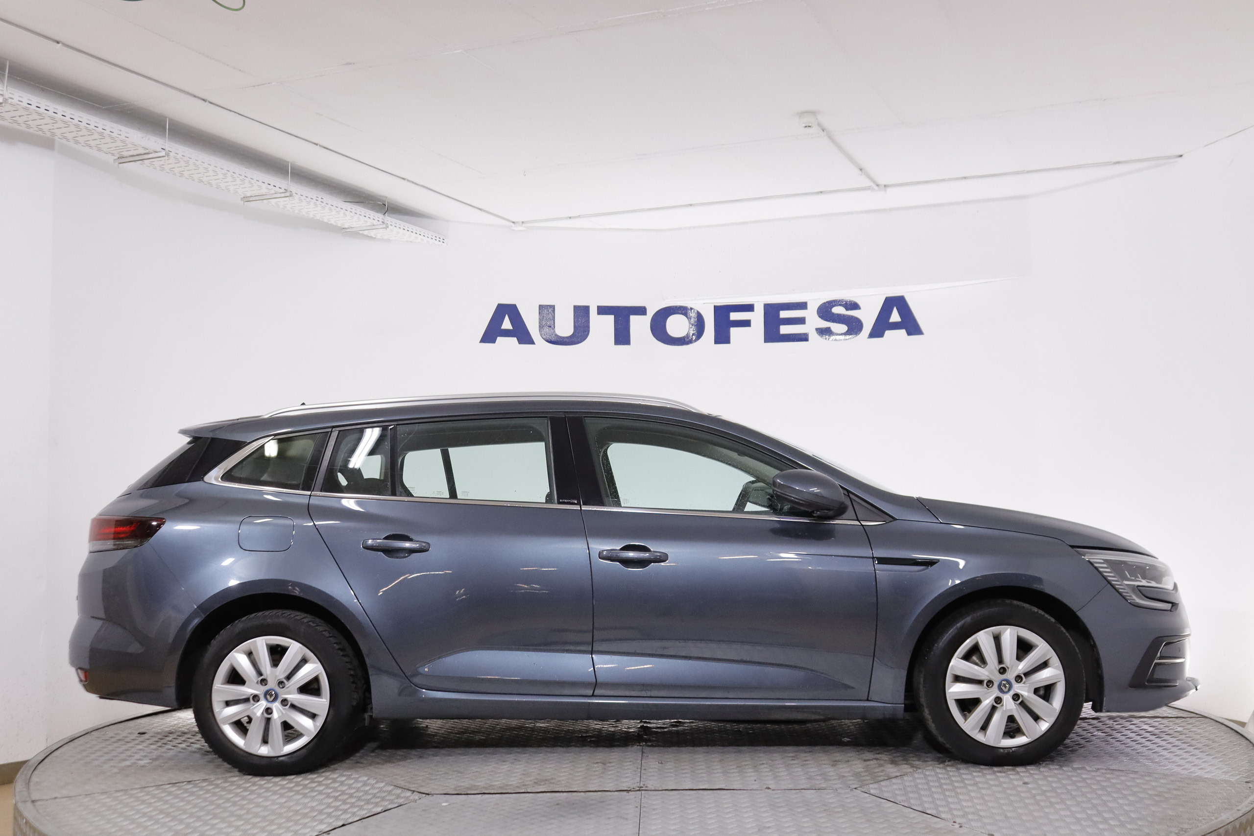 Renault Megane ESTATE 1.6 E-TECH PLUG IN 160CV AUTO 5P # IVA DEDUCIBLE,NAVY,FAROS LED foto 10