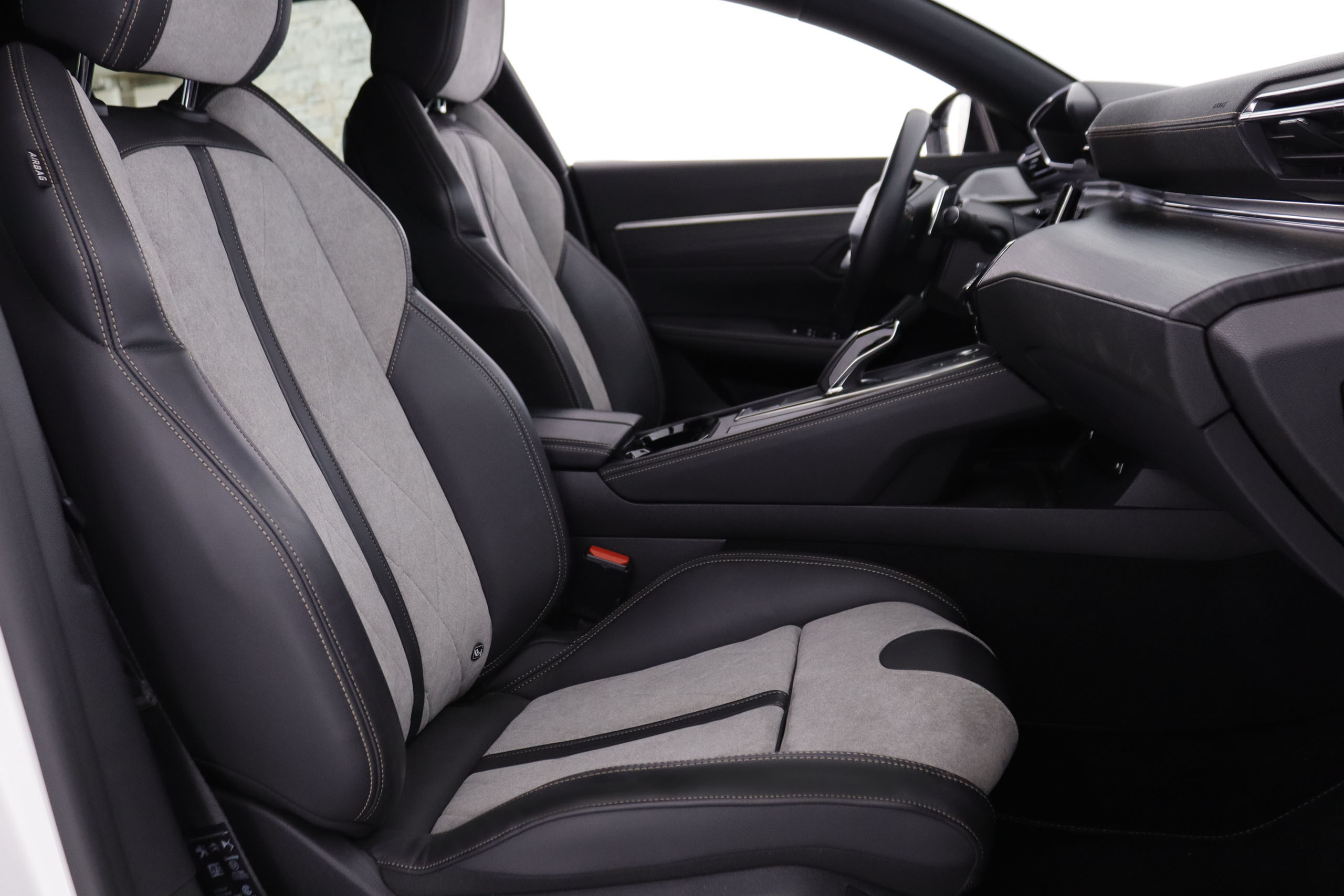 Peugeot 508 GT 1.6 Hibrido Enchufable Auto 180cv 5P # NAVY,FAROS LED,PARKTRONIC,CAMARA TRASERA foto 26