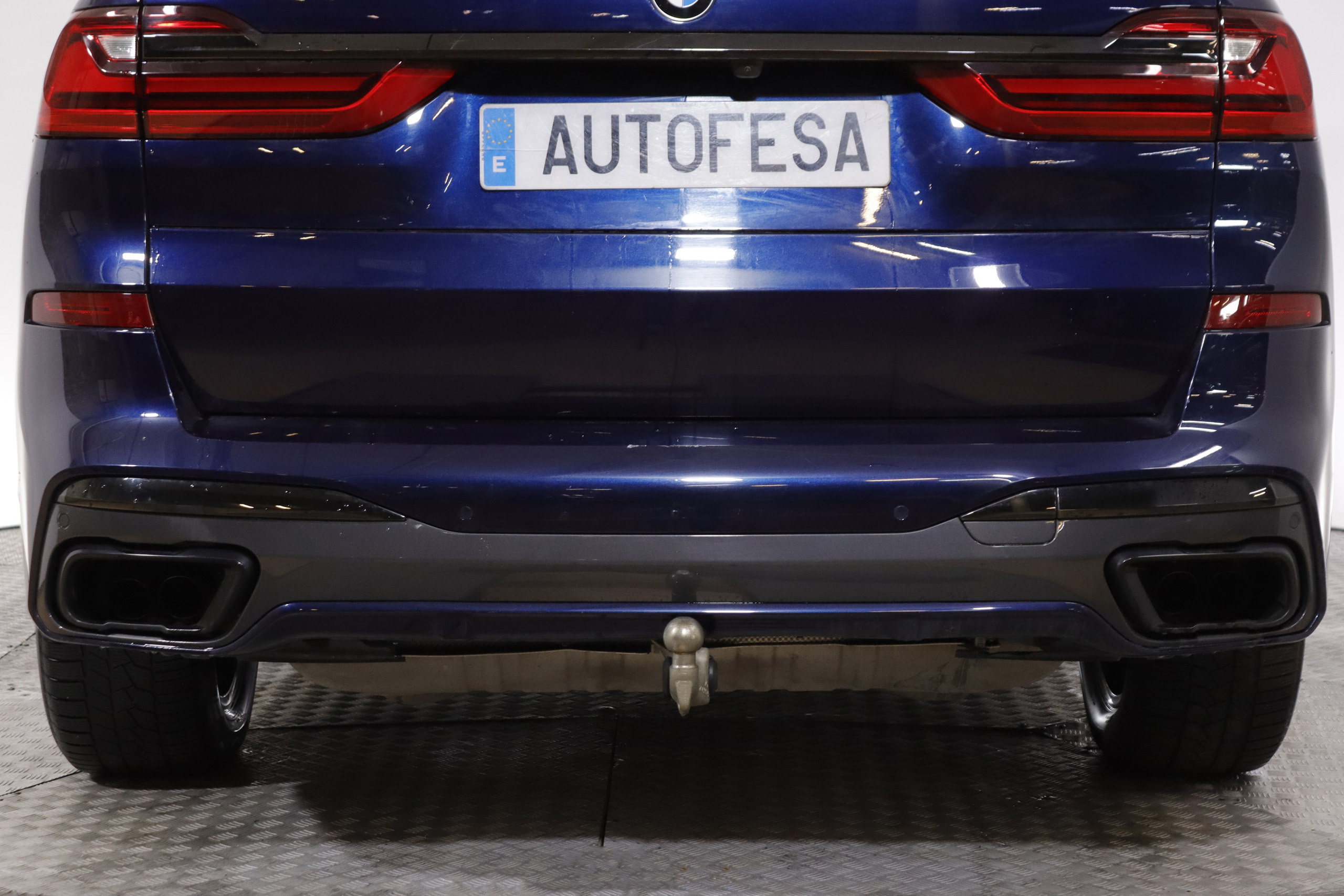 BMW X7 M50i AUTO 530cv Individual 7 PLAZAS 5P # IVA DEDUCIBLE, TECHO ELE PANORAMICO DOBLE, NAVY, CUERO BOLA foto 14