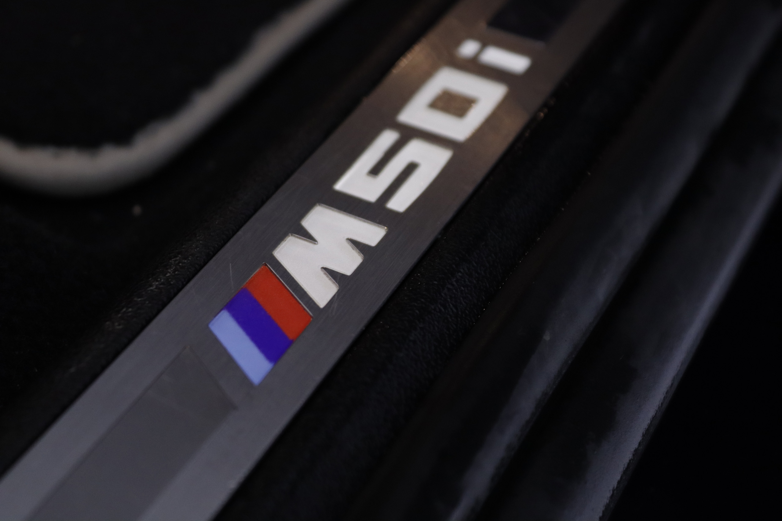 BMW X7 M50i AUTO 530cv Individual 7 PLAZAS 5P # IVA DEDUCIBLE, TECHO ELE PANORAMICO DOBLE, NAVY, CUERO BOLA foto 27