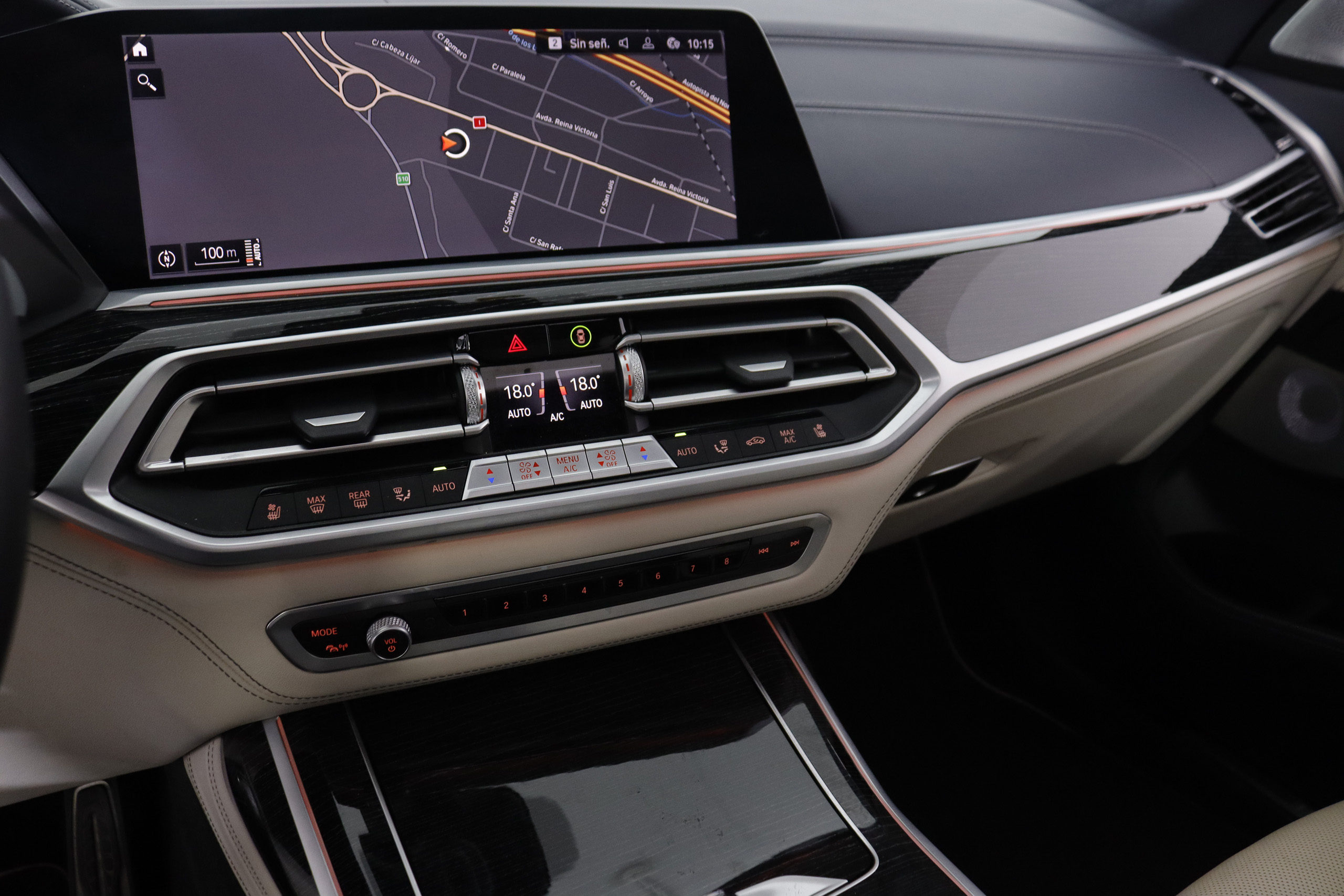 BMW X7 M50i AUTO 530cv Individual 7 PLAZAS 5P # IVA DEDUCIBLE, TECHO ELE PANORAMICO DOBLE, NAVY, CUERO BOLA foto 22