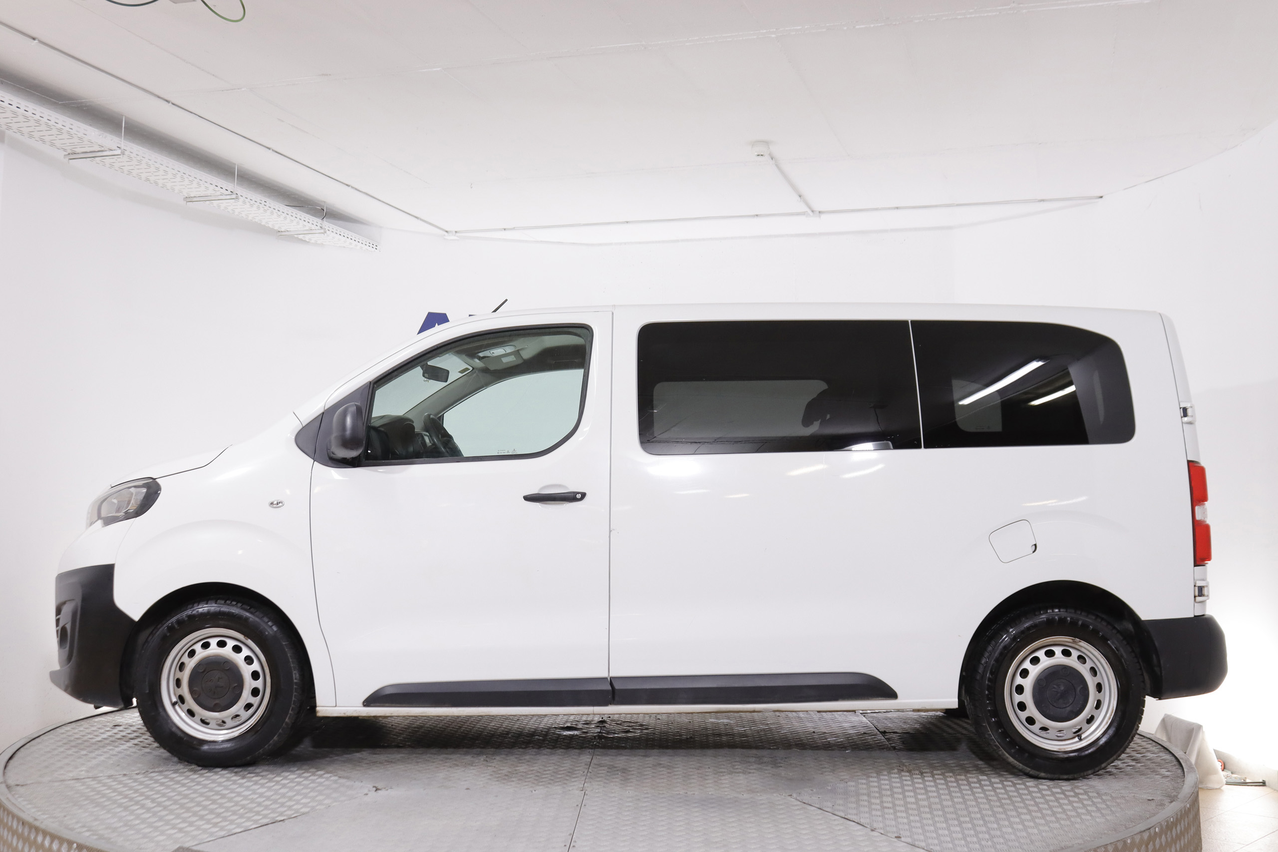 Peugeot Expert 1.6 BLUEHDI COMBI 5 Plazas STANDARD 120cv 4P # IVA DEDUCIBLE,PARKTRONIC foto 5