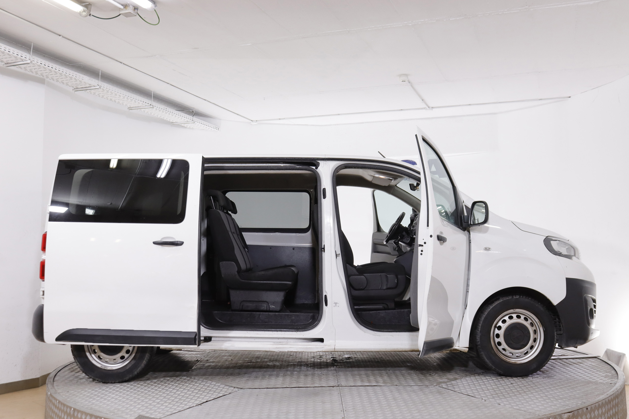 Peugeot Expert 1.6 BLUEHDI COMBI 5 Plazas STANDARD 120cv 4P # IVA DEDUCIBLE,PARKTRONIC foto 11