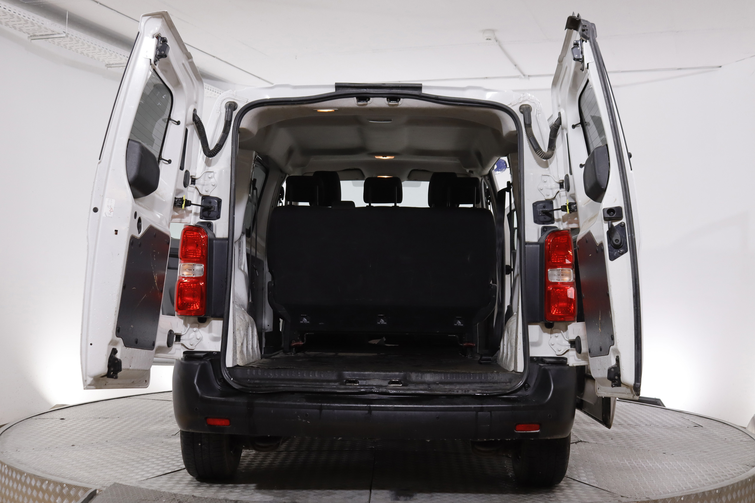 Peugeot Expert 1.6 BLUEHDI COMBI 5 Plazas STANDARD 120cv 4P # IVA DEDUCIBLE,PARKTRONIC foto 13