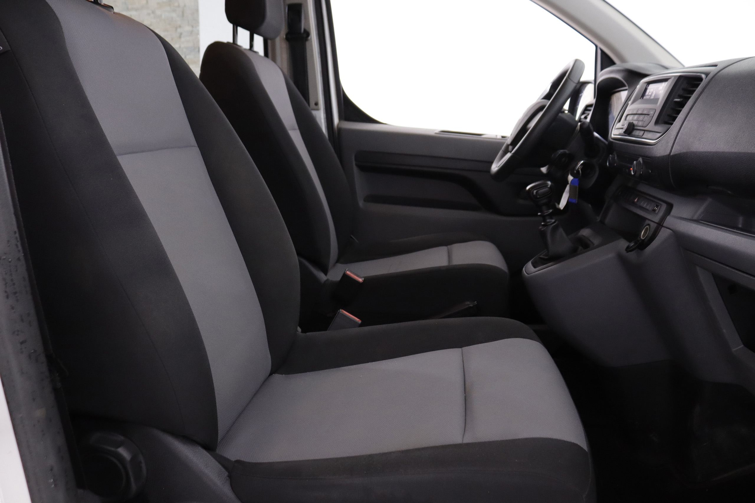 Peugeot Expert 1.6 BLUEHDI COMBI 5 Plazas STANDARD 120cv 4P # IVA DEDUCIBLE,PARKTRONIC foto 21