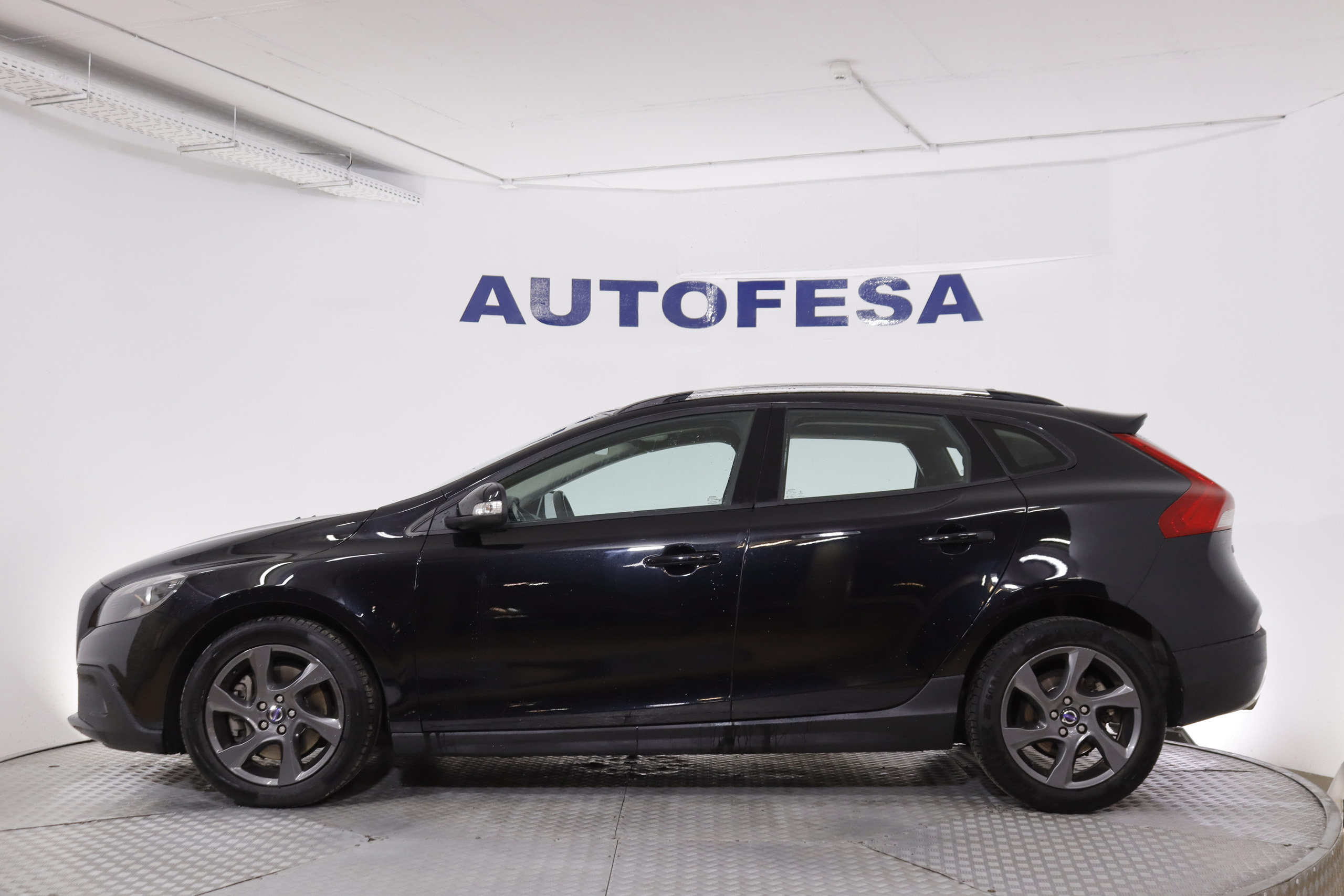 Volvo V40 CROSS COUNTRY 2.0 D3 150cv 5P # NAVY foto 5