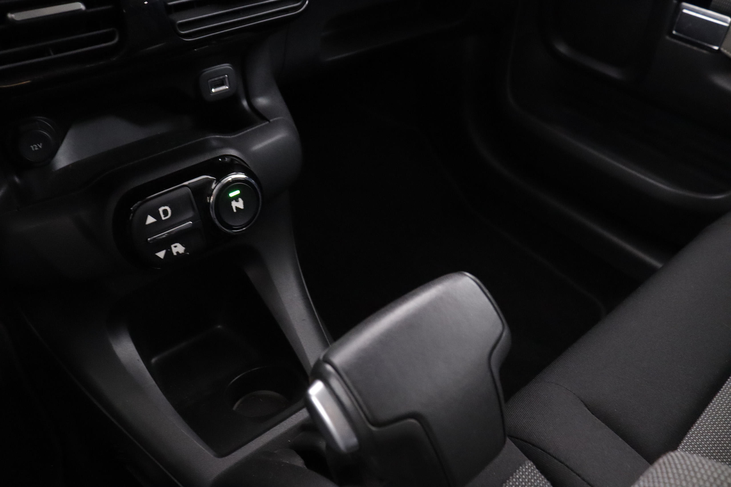 Citroen C4 Cactus 1.6HDI SHINE 92cv AUTO 5P # NAVY foto 18