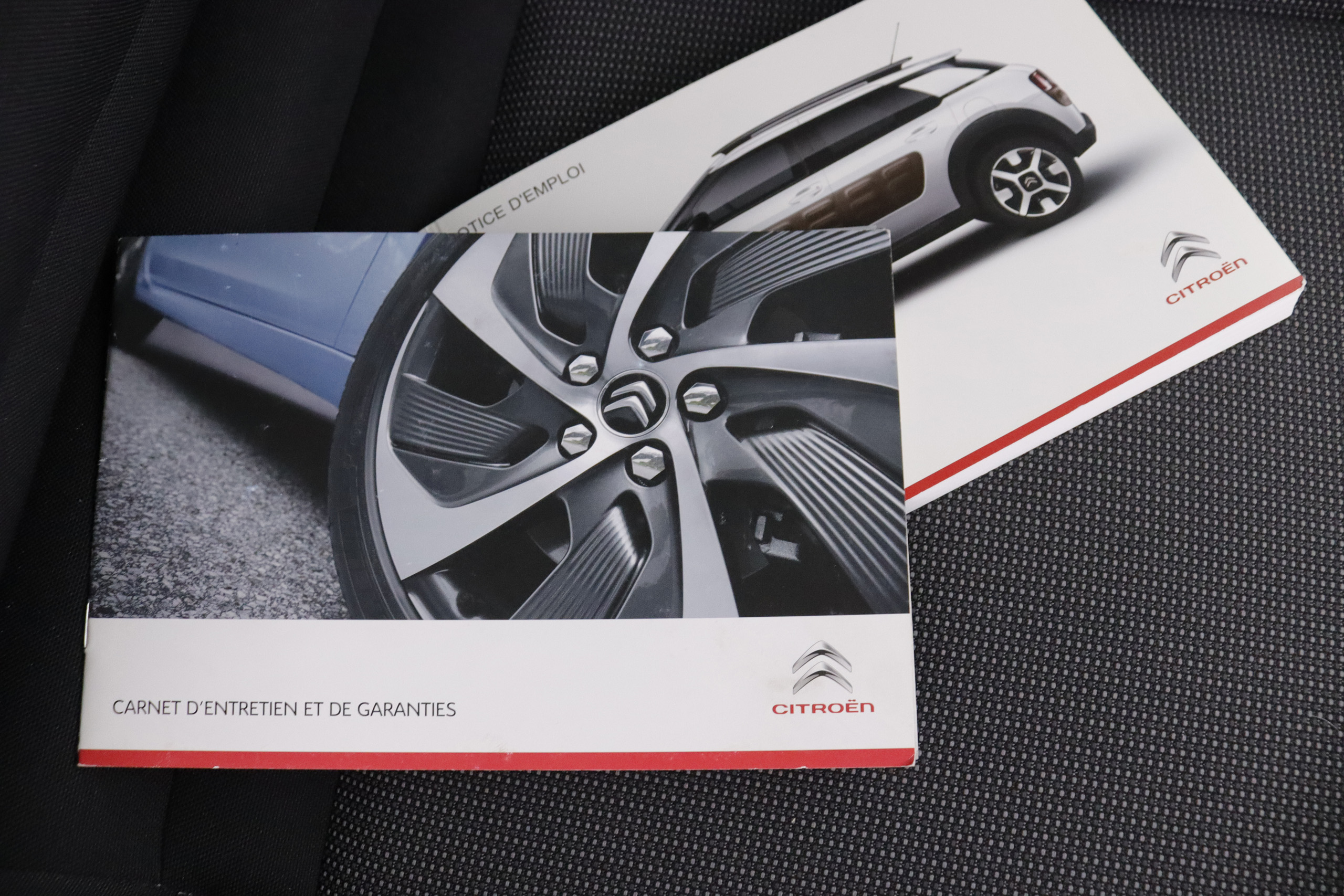 Citroen C4 Cactus 1.6HDI SHINE 92cv AUTO 5P # NAVY foto 27