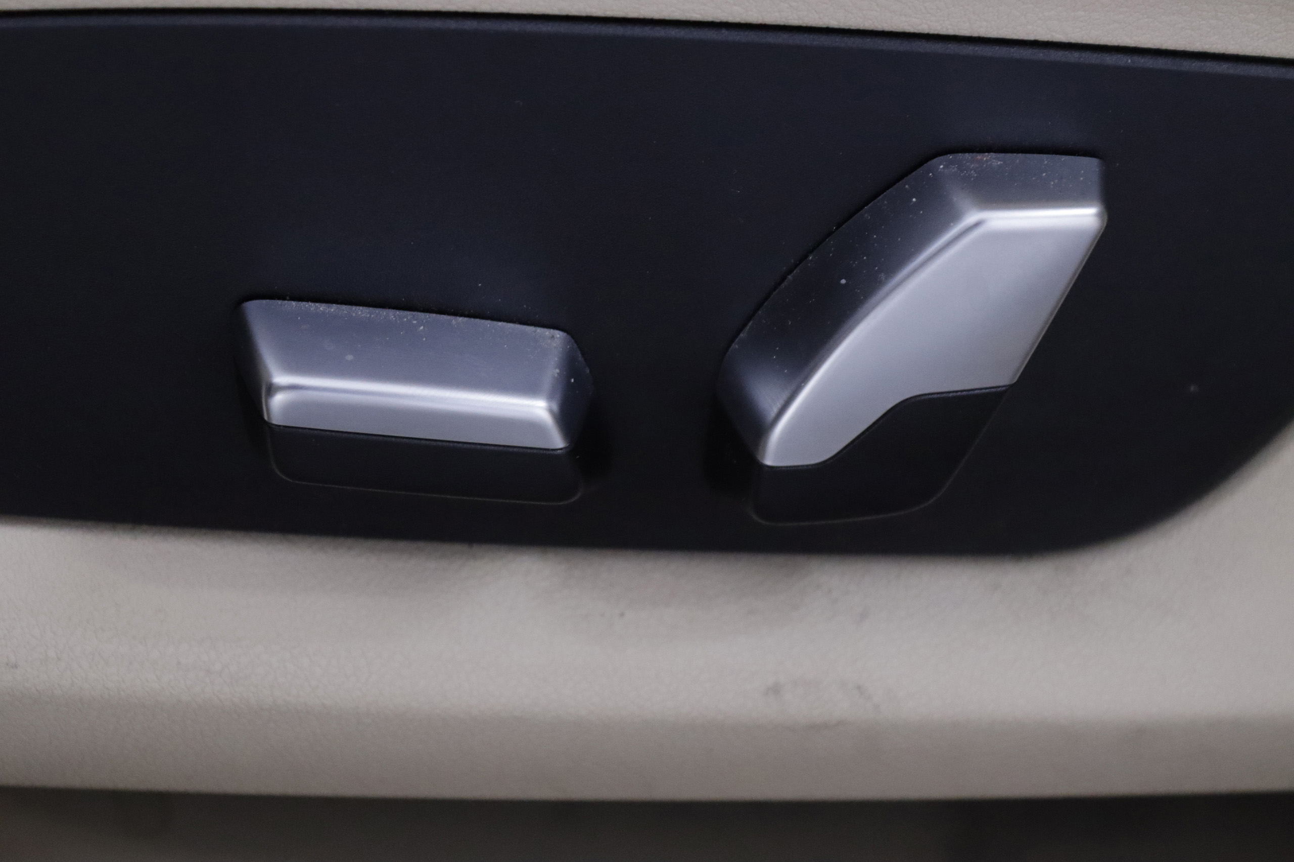 BMW 540 SERIE 5 540I LUXURY 340cv AUTO 4P # NAVY, CUERO foto 24