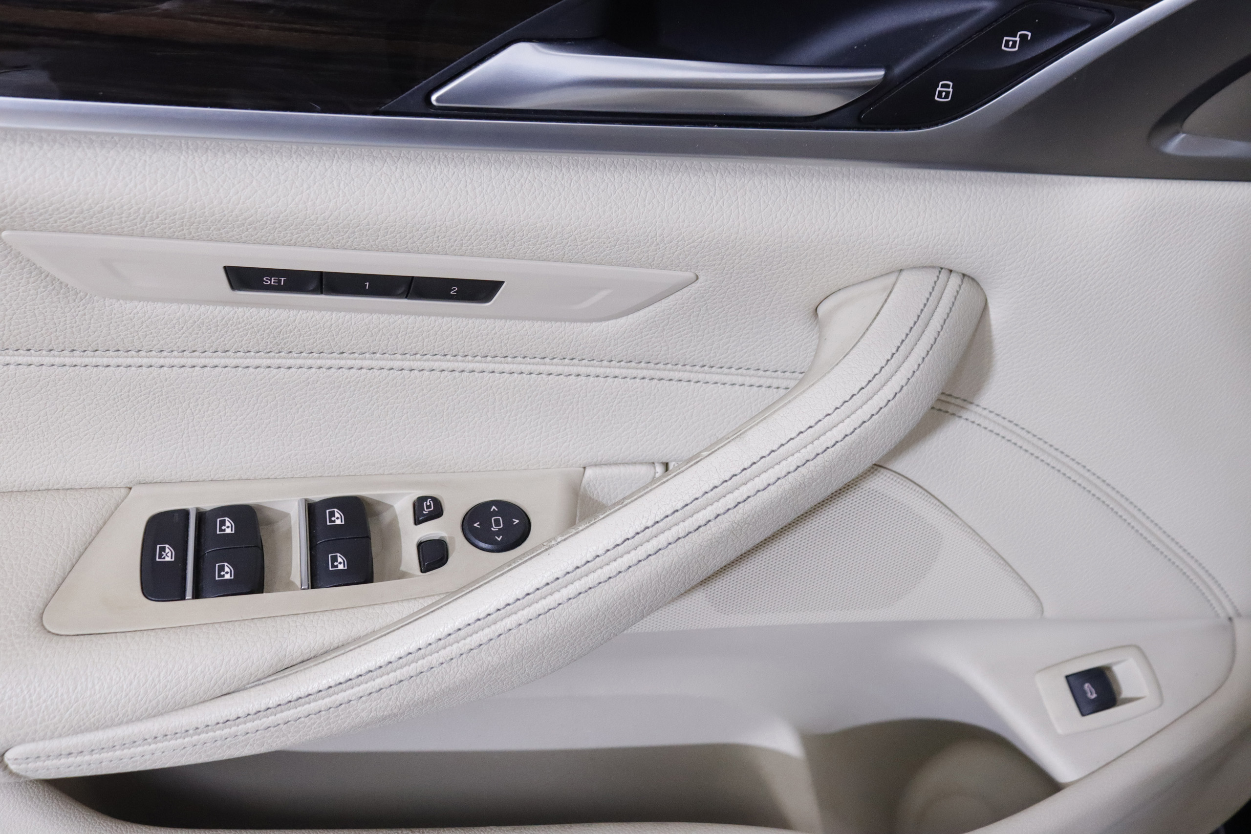 BMW 540 SERIE 5 540I LUXURY 340cv AUTO 4P # NAVY, CUERO foto 25